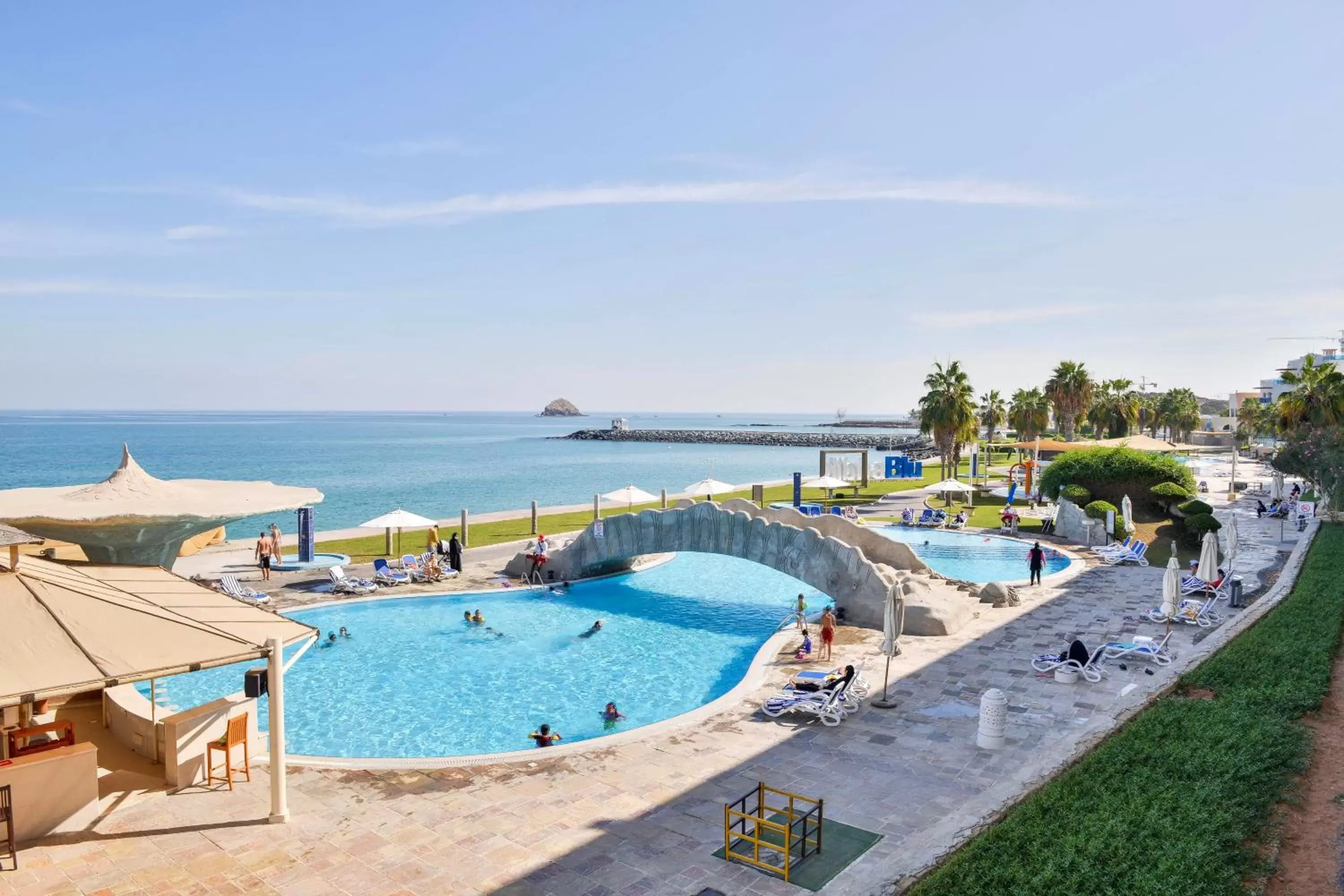 Swimming pool in Radisson Blu Resort, Fujairah Swimming pool in Radisson Blu Resort, Fujairah