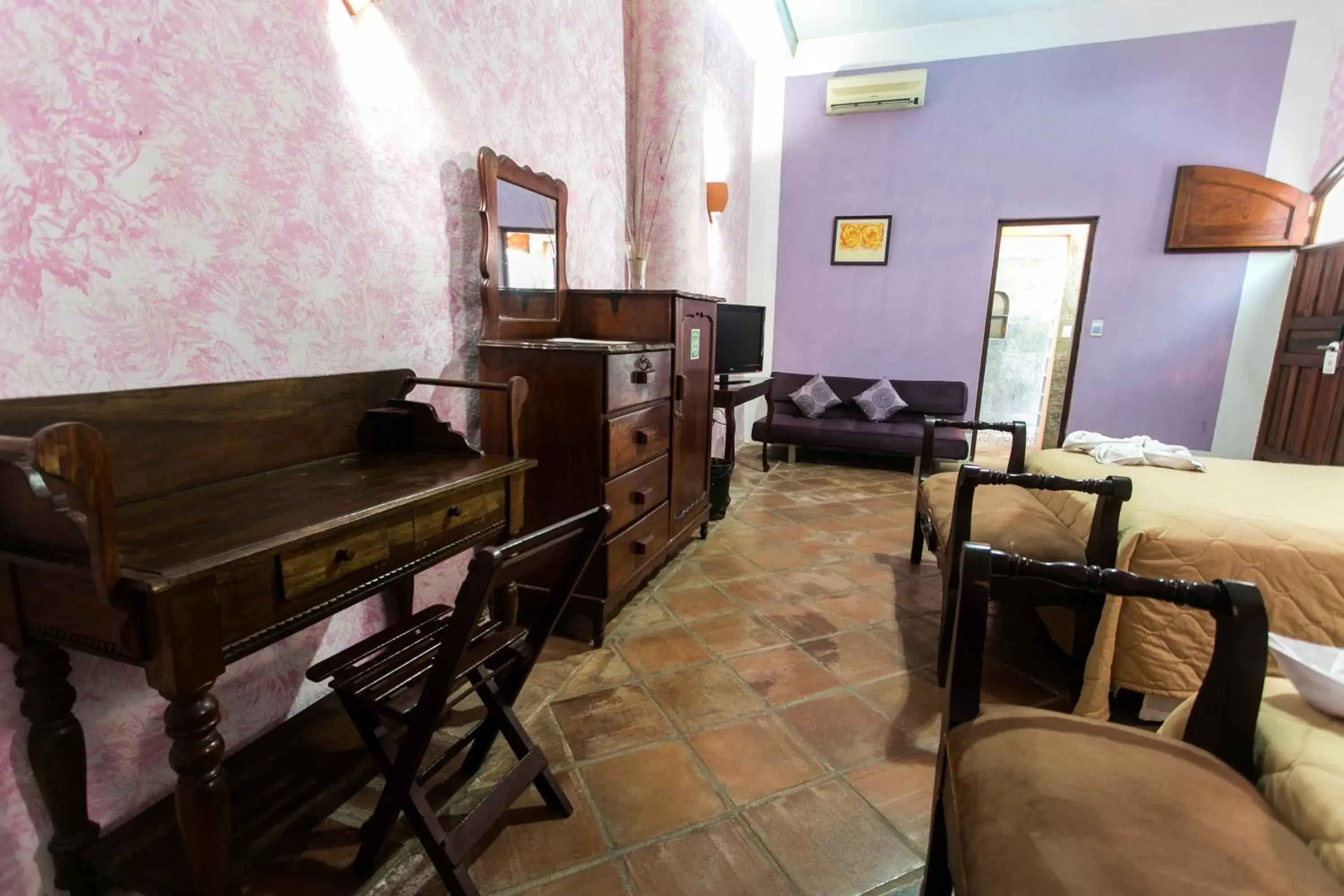 Photo of the whole room, Dining Area in Hotel Casa del Consulado