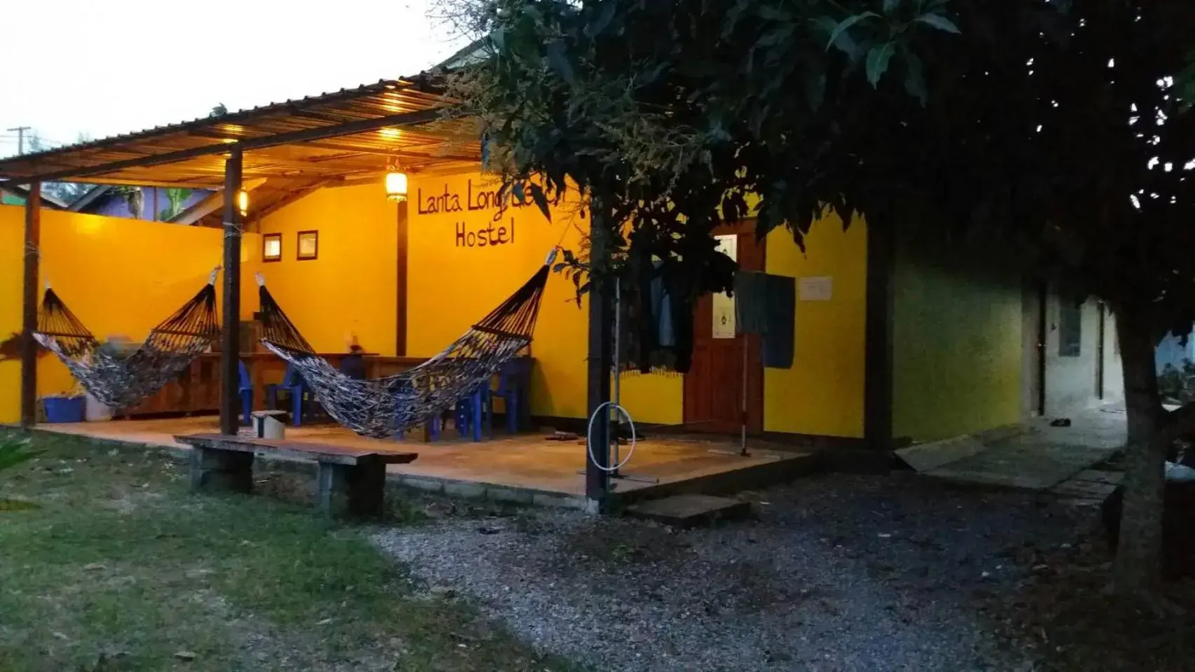 Facade/entrance, Property Building in Lanta Long Beach Hostels