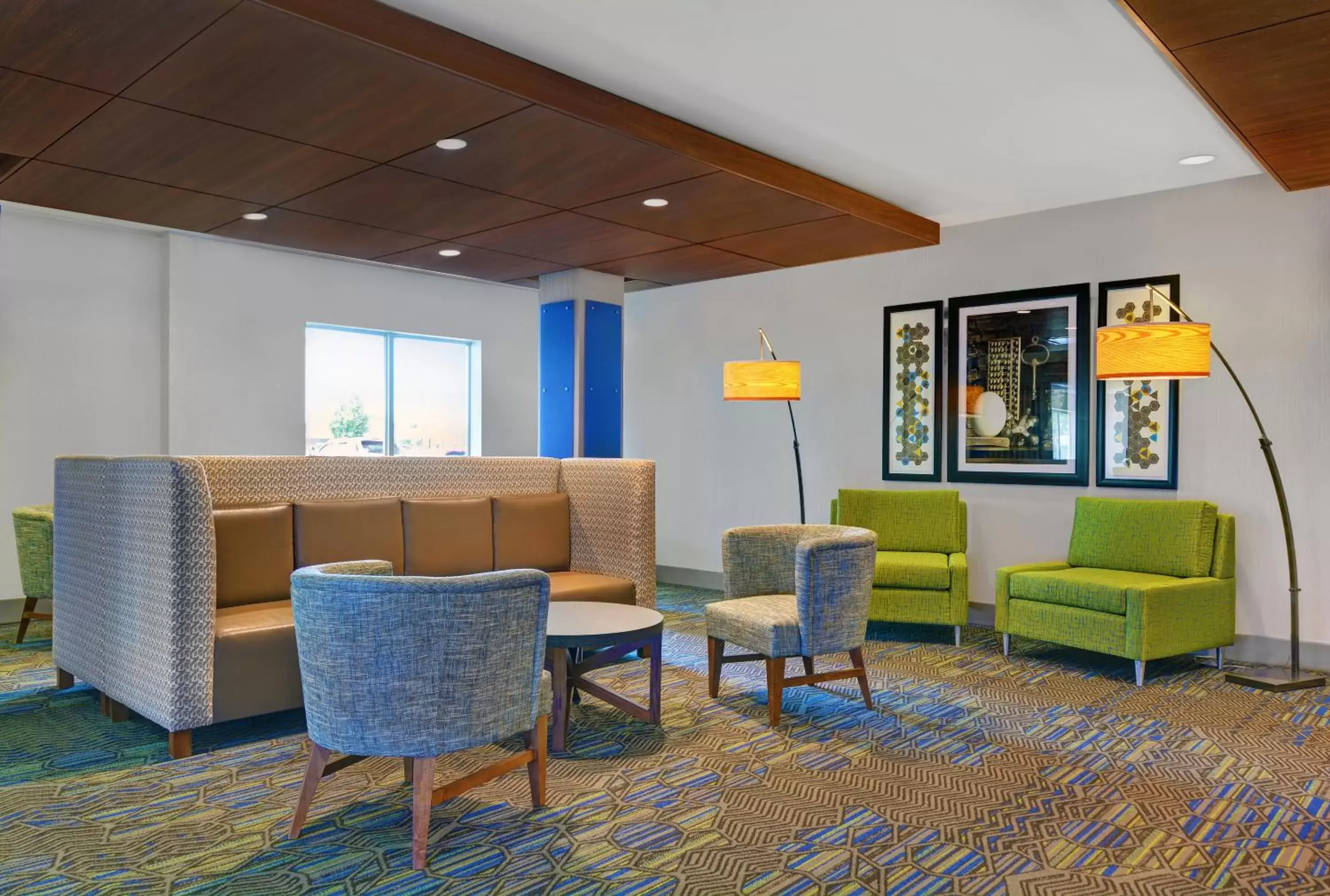 Lobby or reception, Seating Area in Holiday Inn Express Atmore, an IHG Hotel