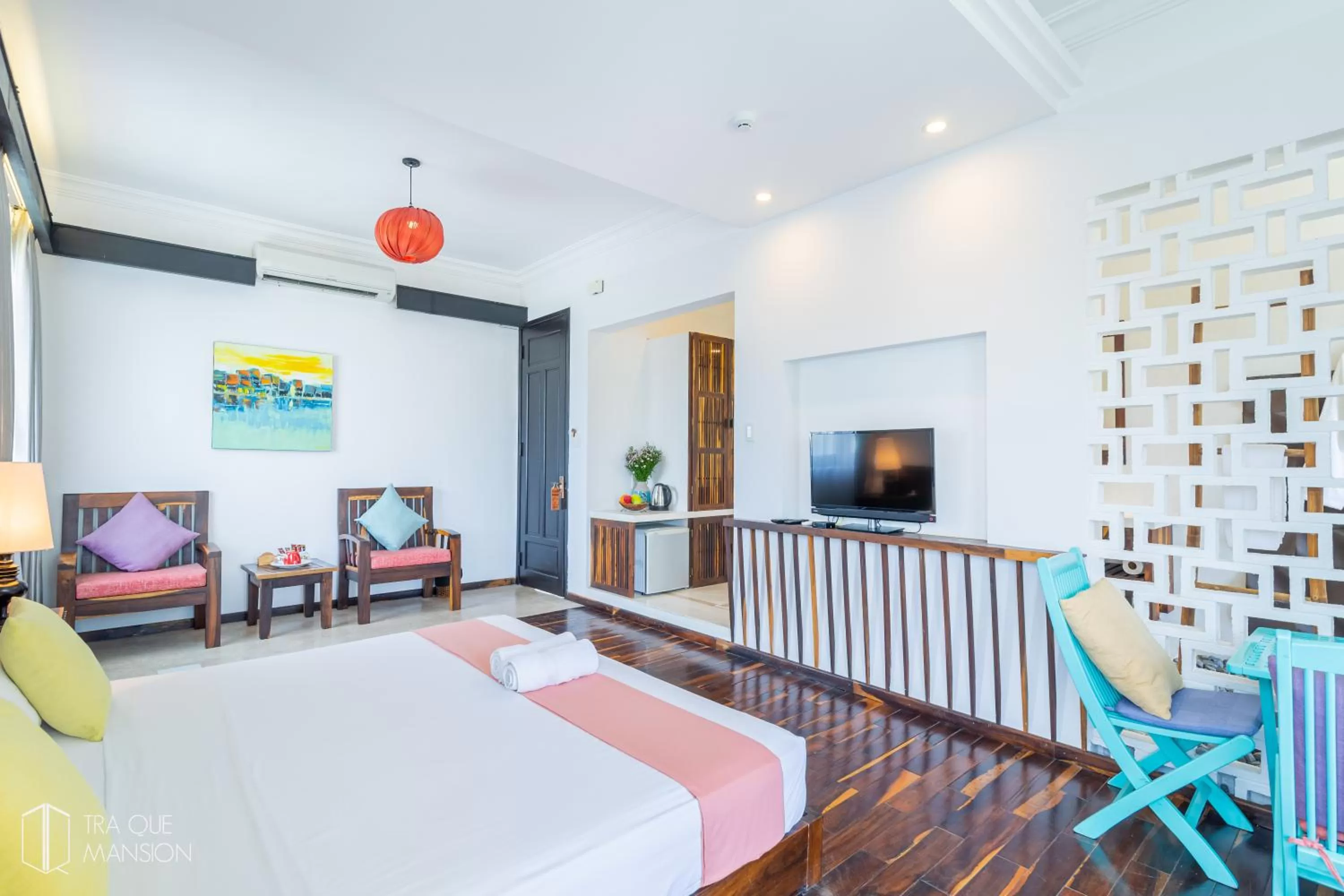 Photo of the whole room, Bed in Tra Que Mansion