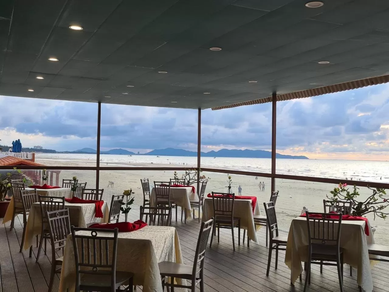 Restaurant/places to eat in Hai Duong Intourco Resort, Vung Tau