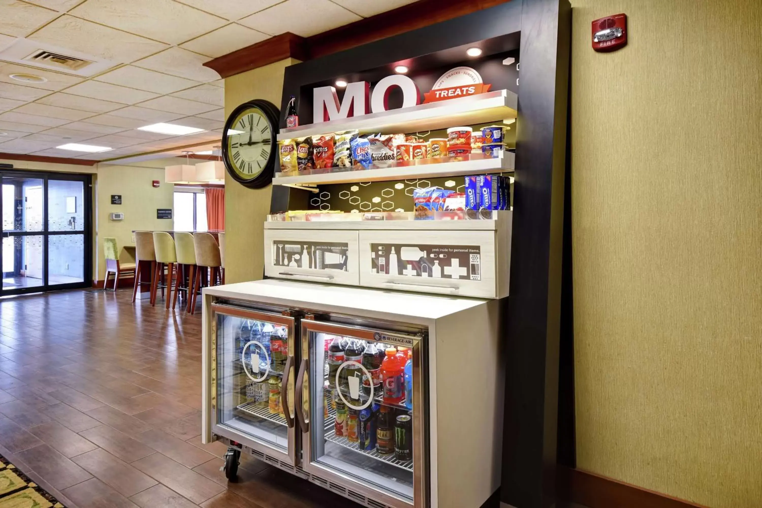 Lobby or reception in Hampton Inn St. Louis - Westport