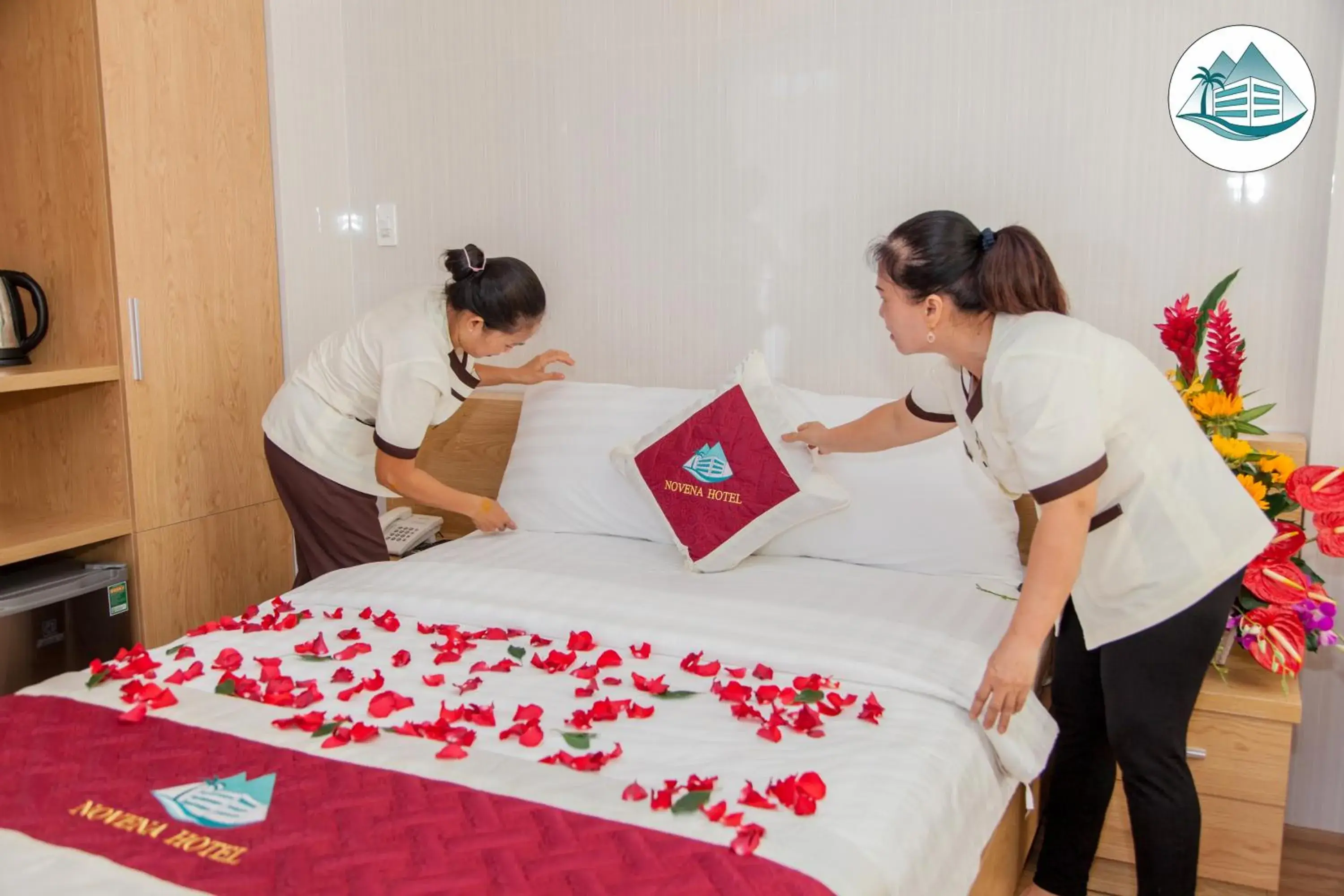 Bed in NOVENA HOTEL