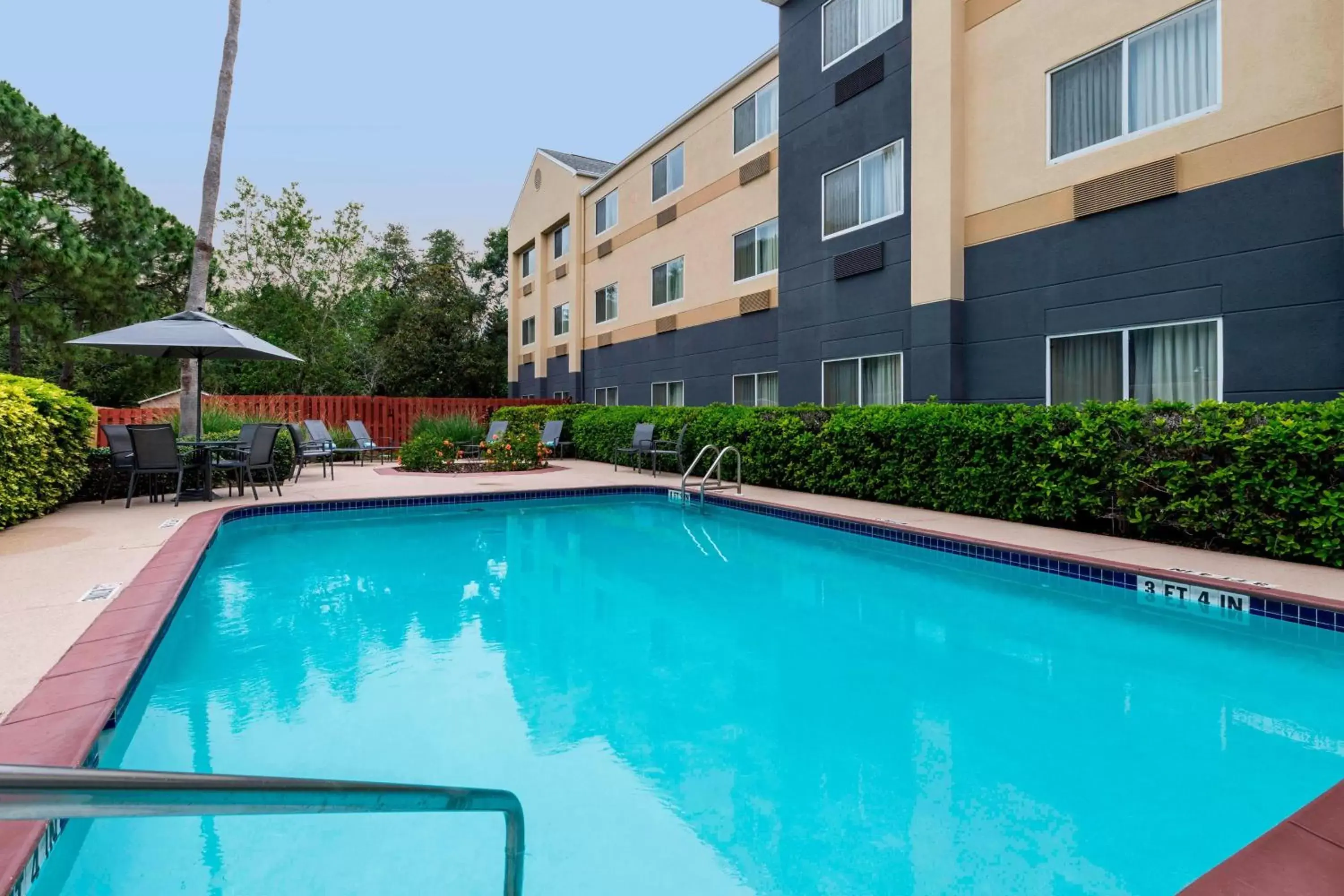 Swimming Pool in Fairfield Inn and Suites St Petersburg Clearwater