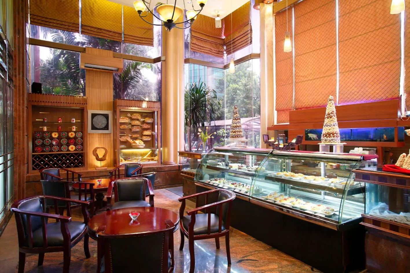 Restaurant/places to eat in Ambhara Hotel