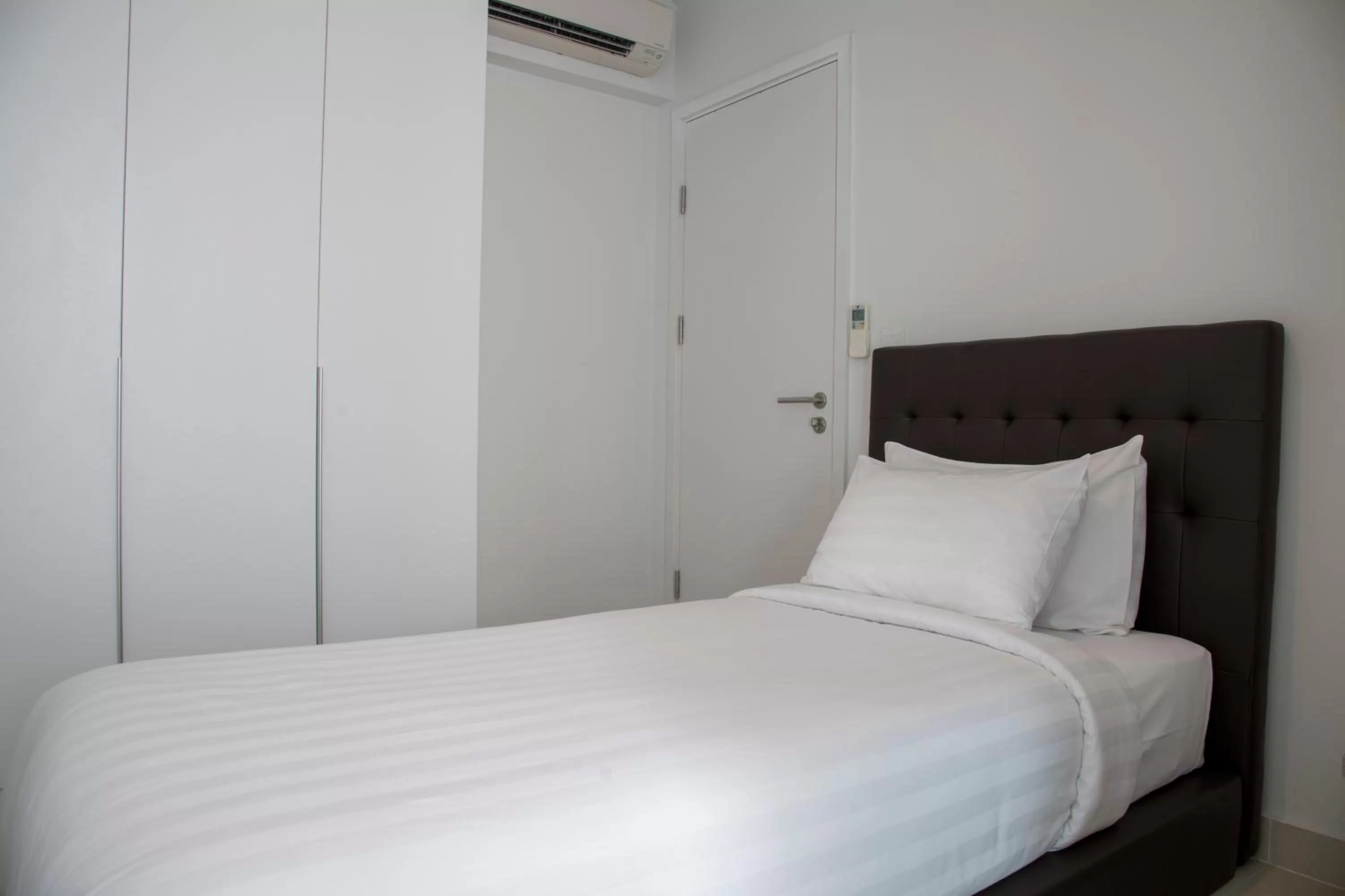 Bed in The Bridge Club