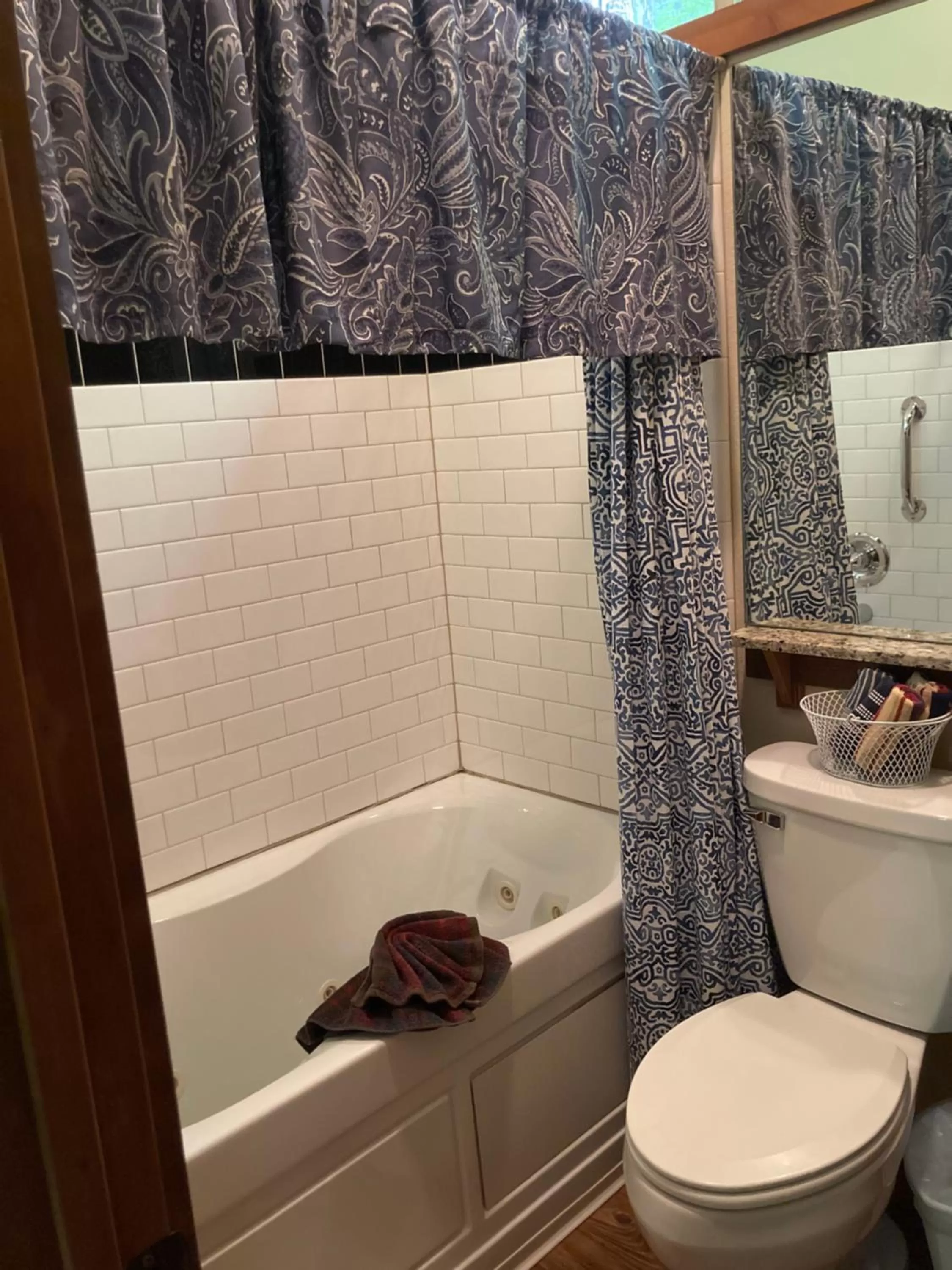 Toilet in All Seasons Treehouse Village