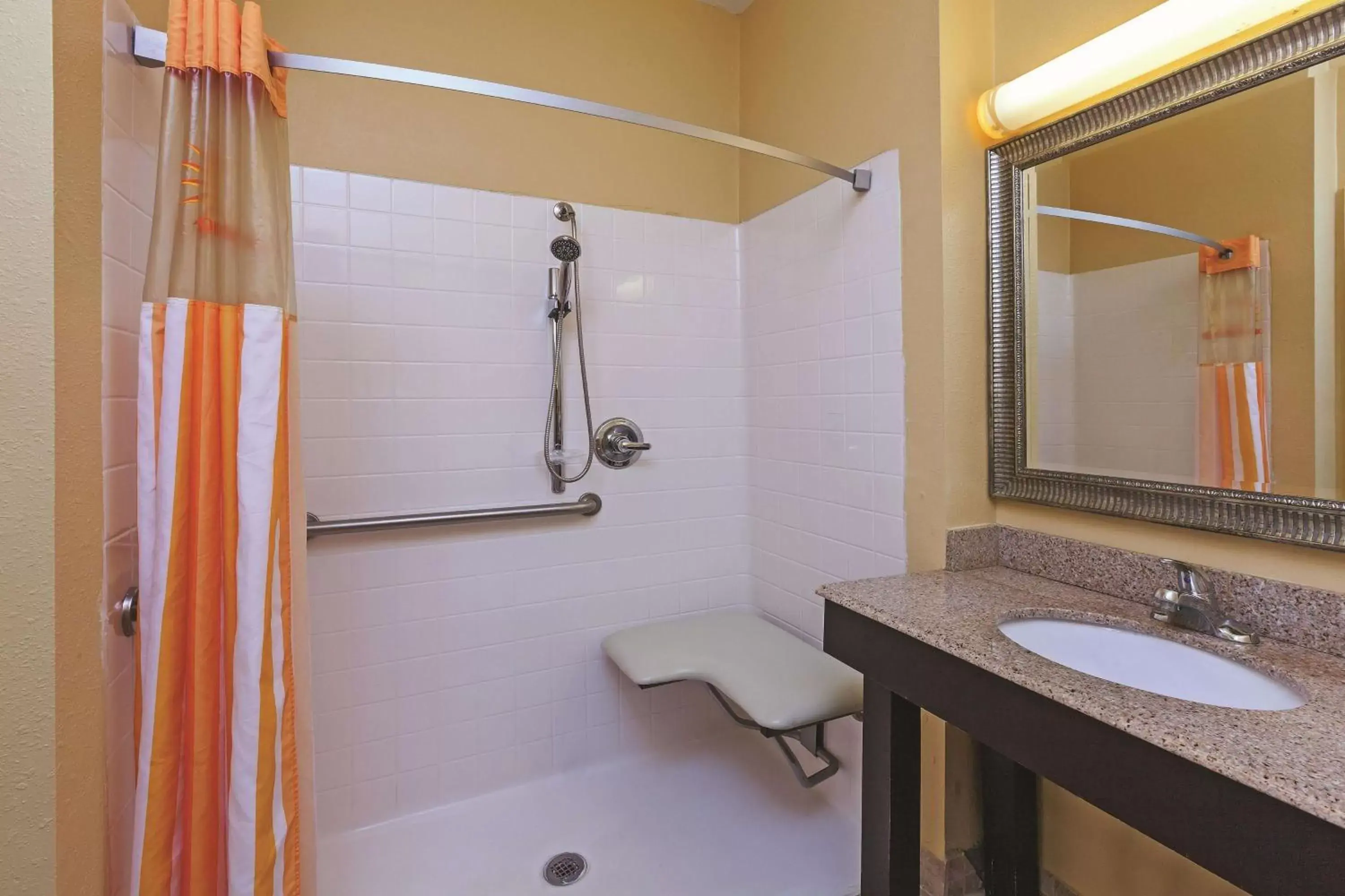 King Room with Roll-In Shower - Mobility/Hearing Accessible - Non-Smoking in La Quinta by Wyndham Angleton King Room with Roll-In Shower - Mobility/Hearing Accessible - Non-Smoking in La Quinta by Wyndham Angleton