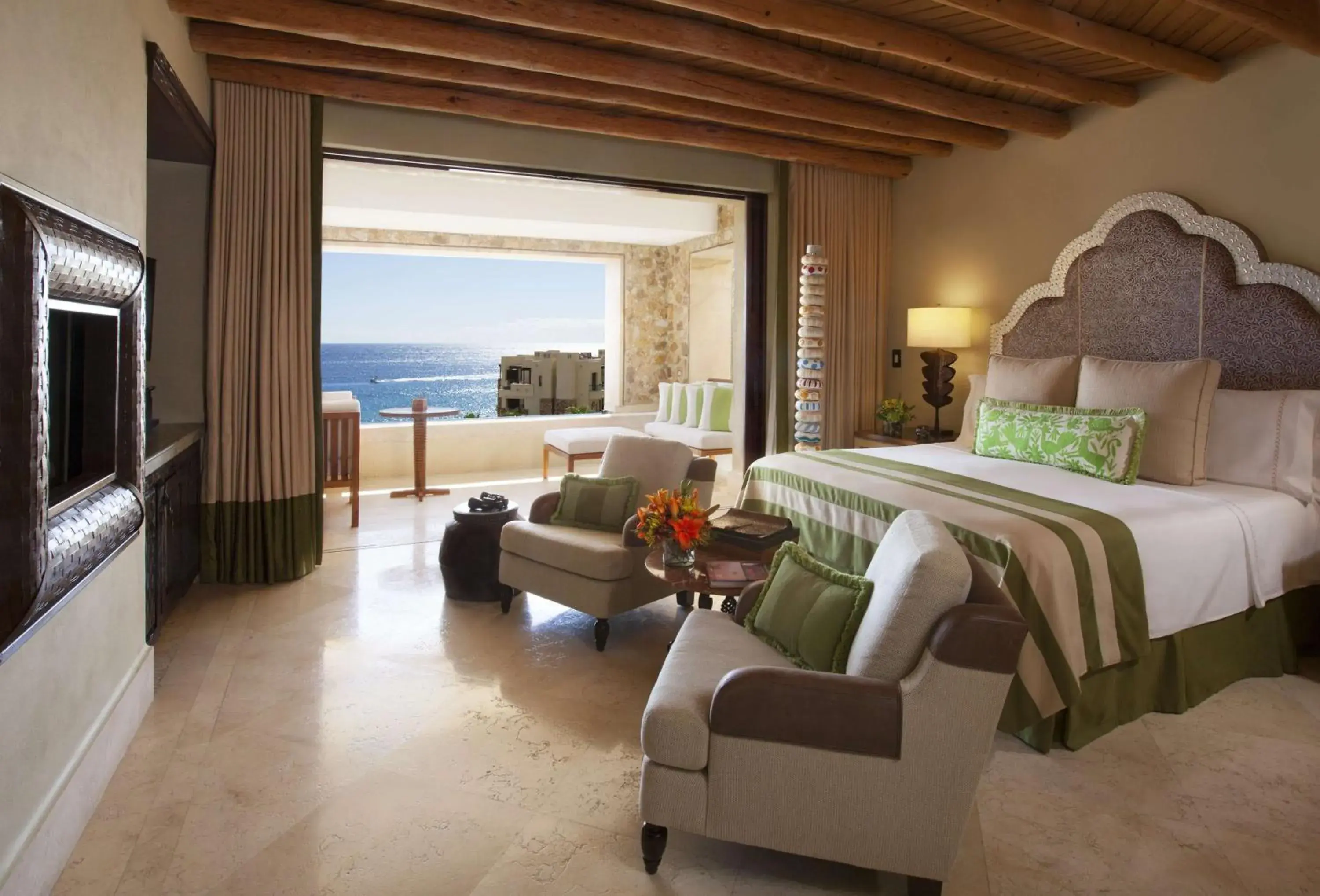 Bed in Waldorf Astoria Los Cabos Pedregal