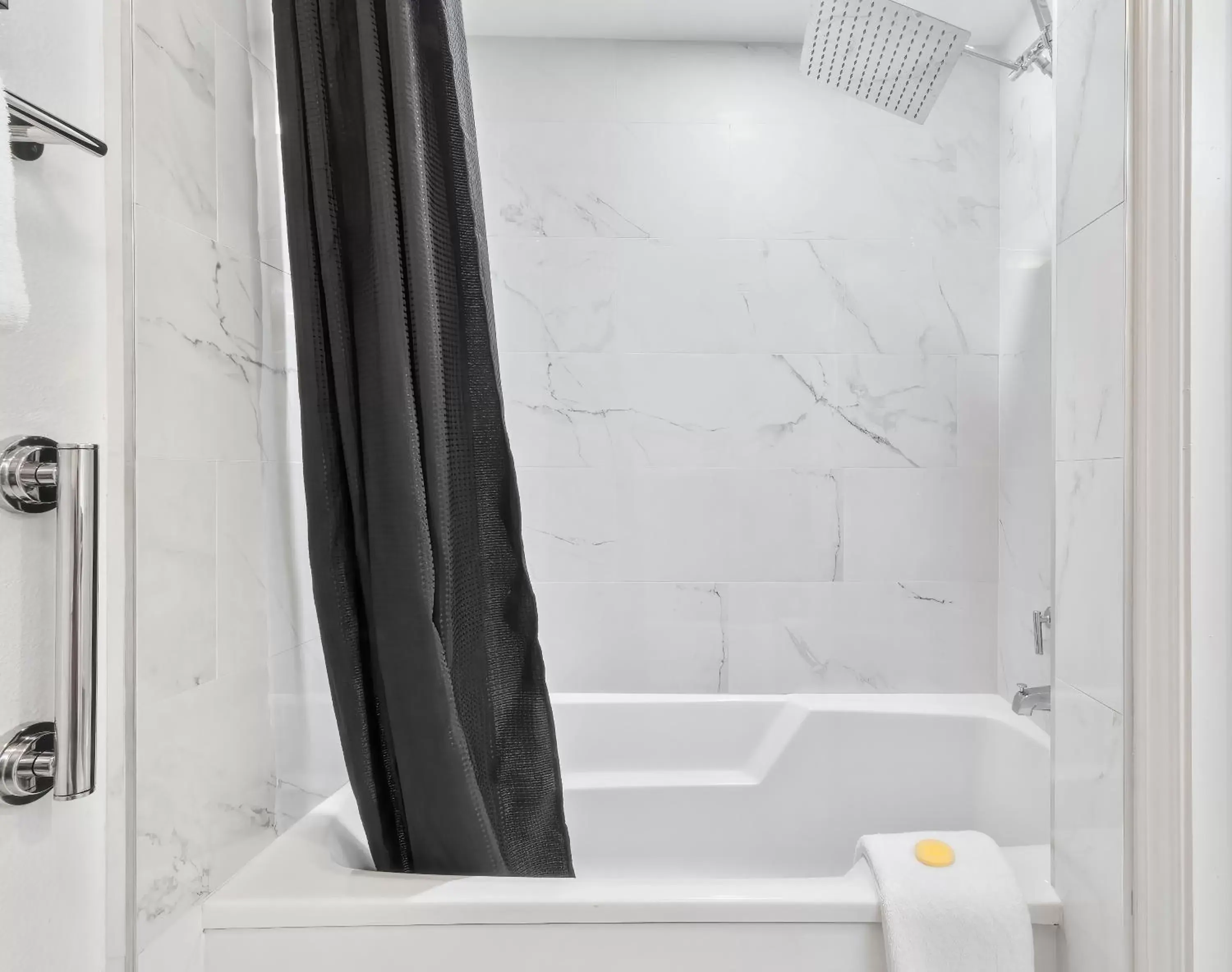 Shower, Bathroom in Ascot Suites Morro Bay