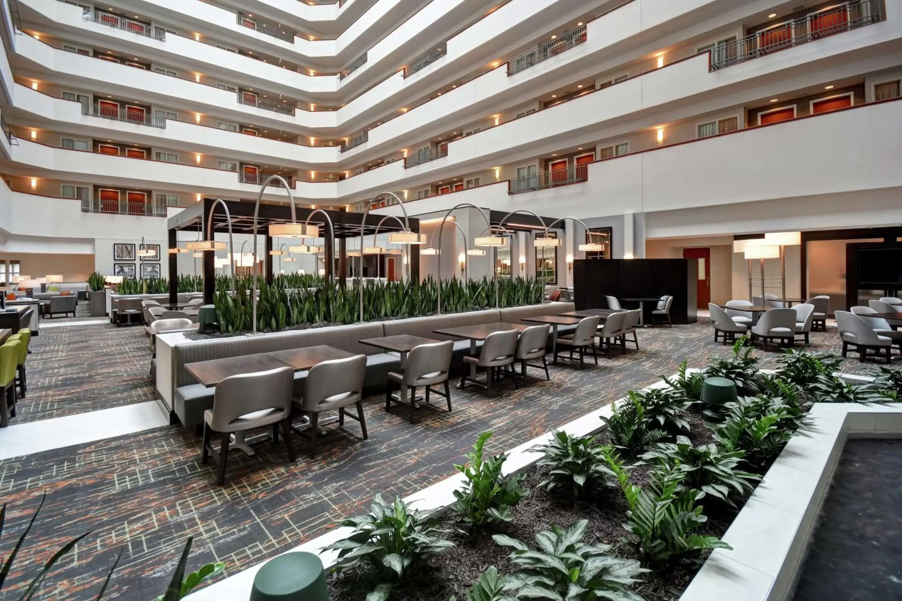 Lobby or reception, Lounge/Bar in Embassy Suites Little Rock