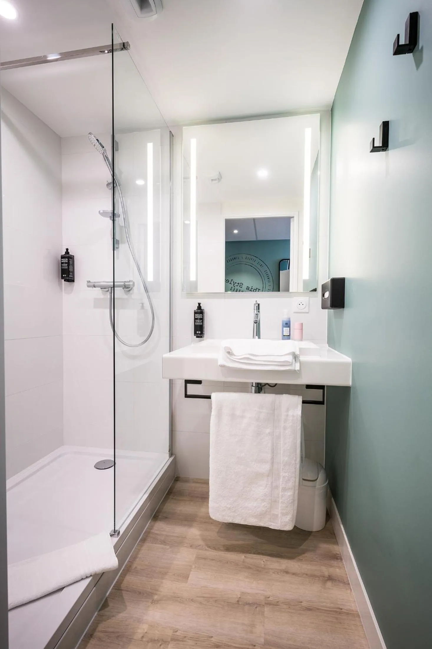 Bathroom in ibis Styles Limoges Centre