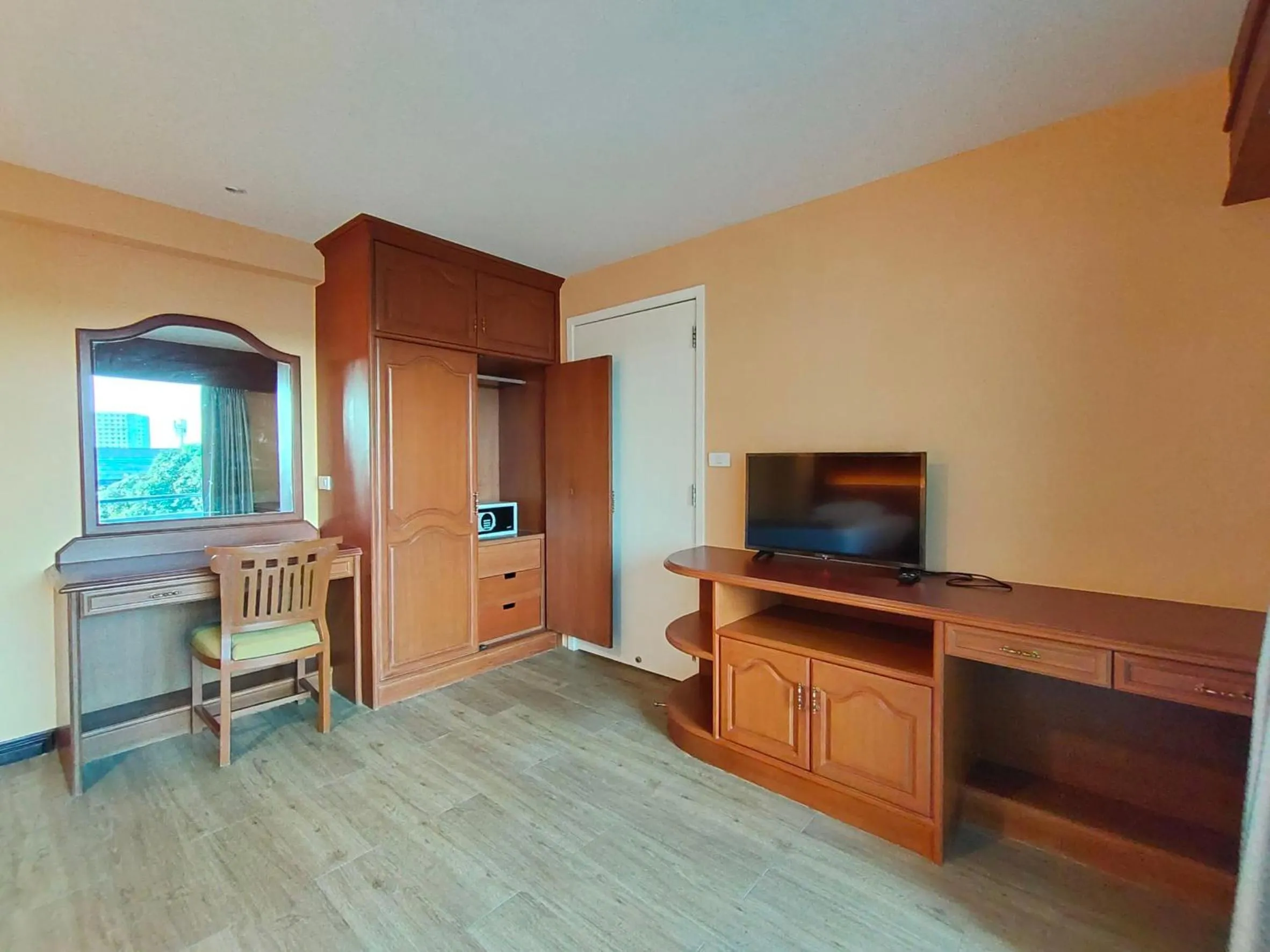 Ebina House - SHA Extra Plus