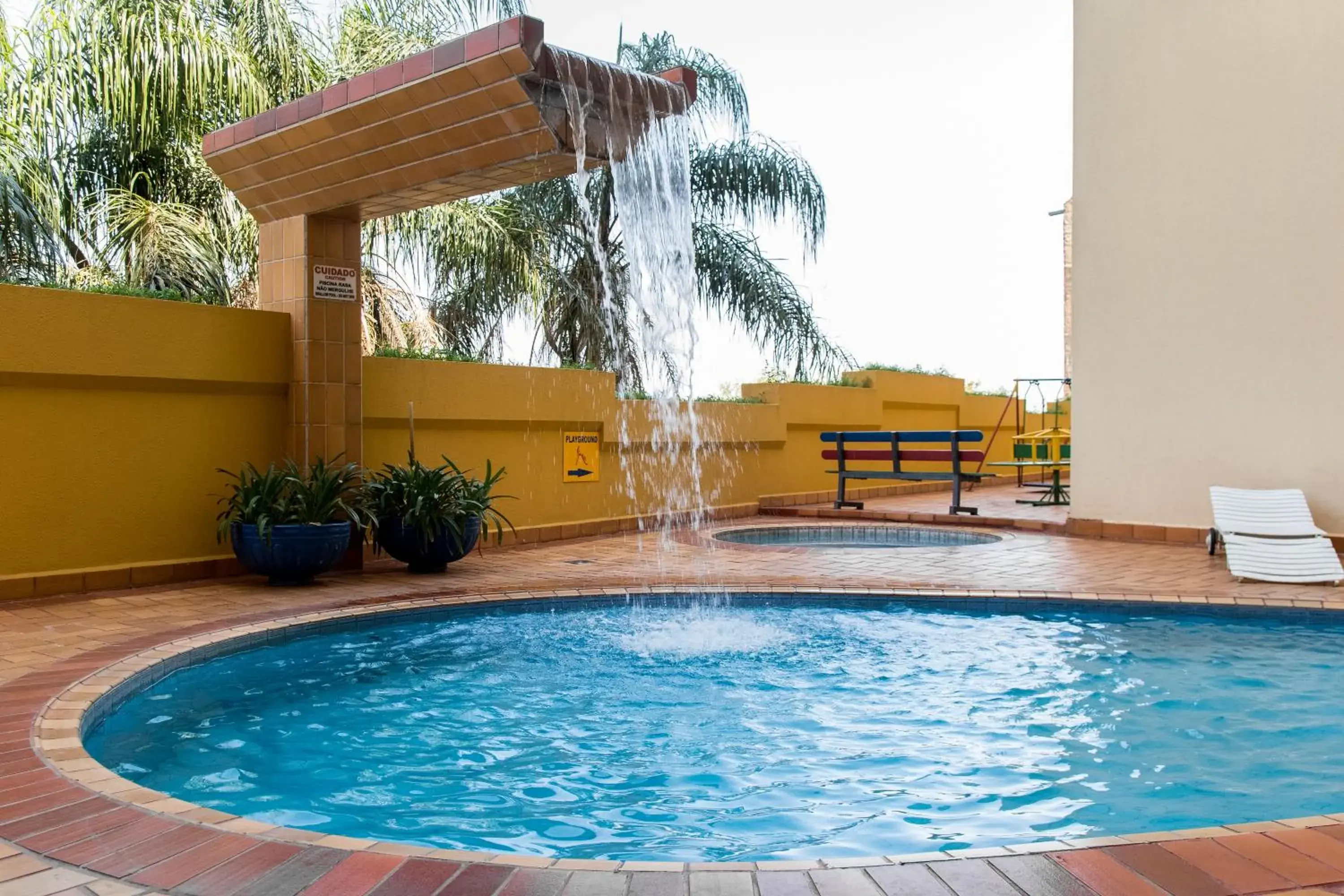 Swimming Pool in Hotel Portal D'Oeste