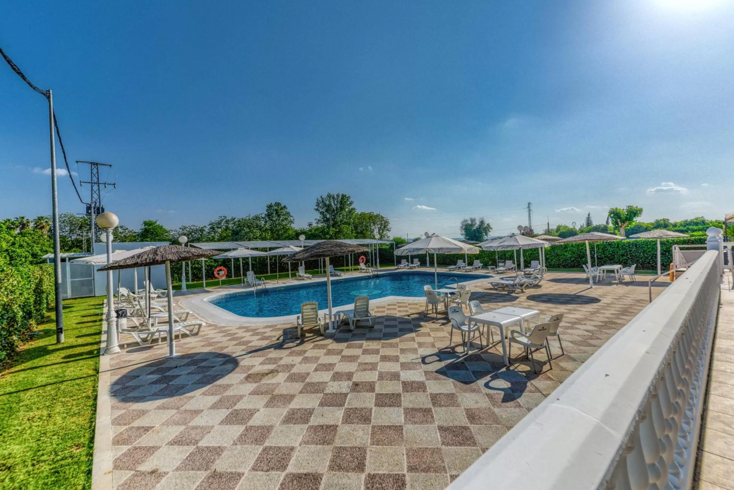 Pool view in Hotel Torre De Los Guzmanes
