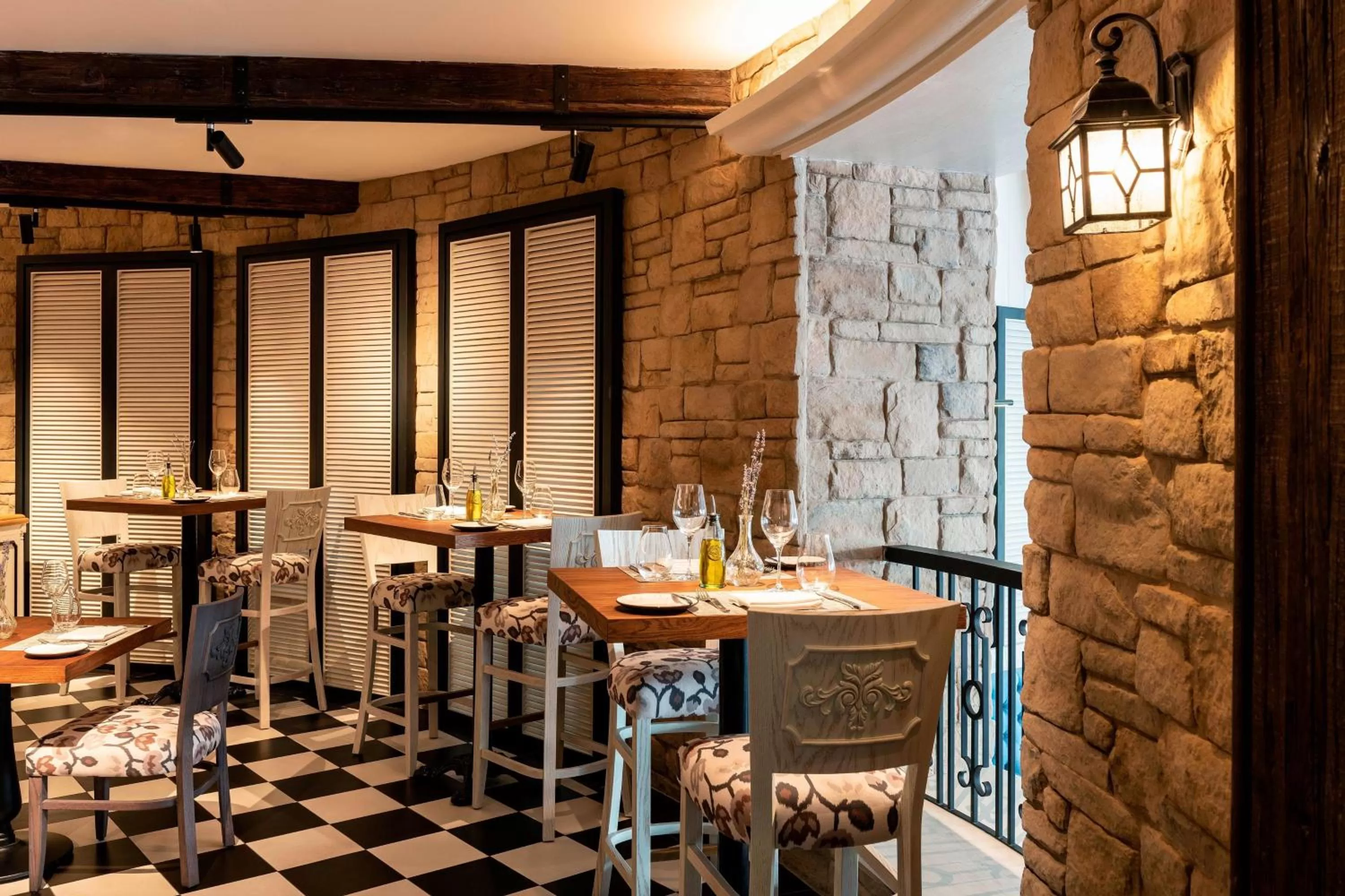 Restaurant/places to eat in Le Méridien Dubai Hotel & Conference Centre