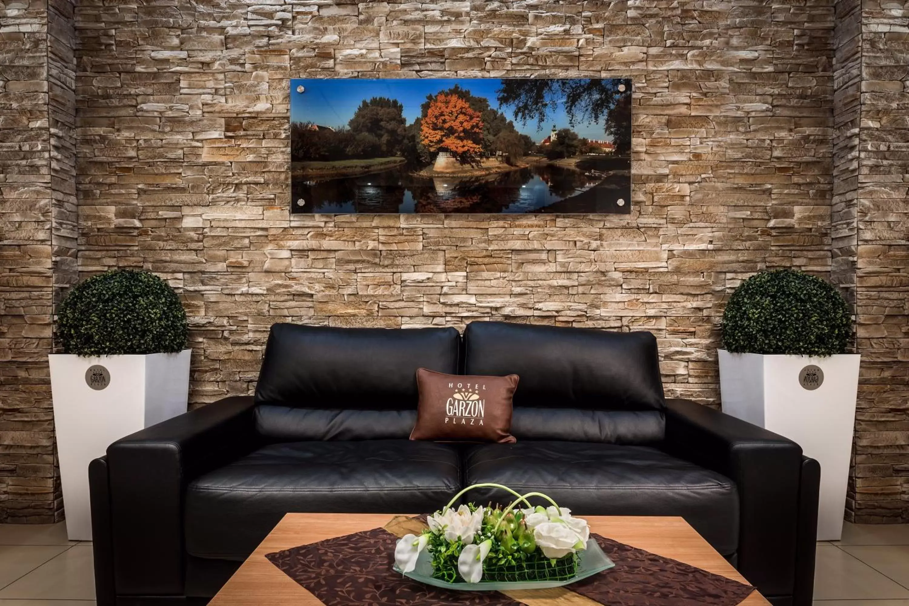 Lobby or reception, Seating Area in Hotel Garzon Plaza