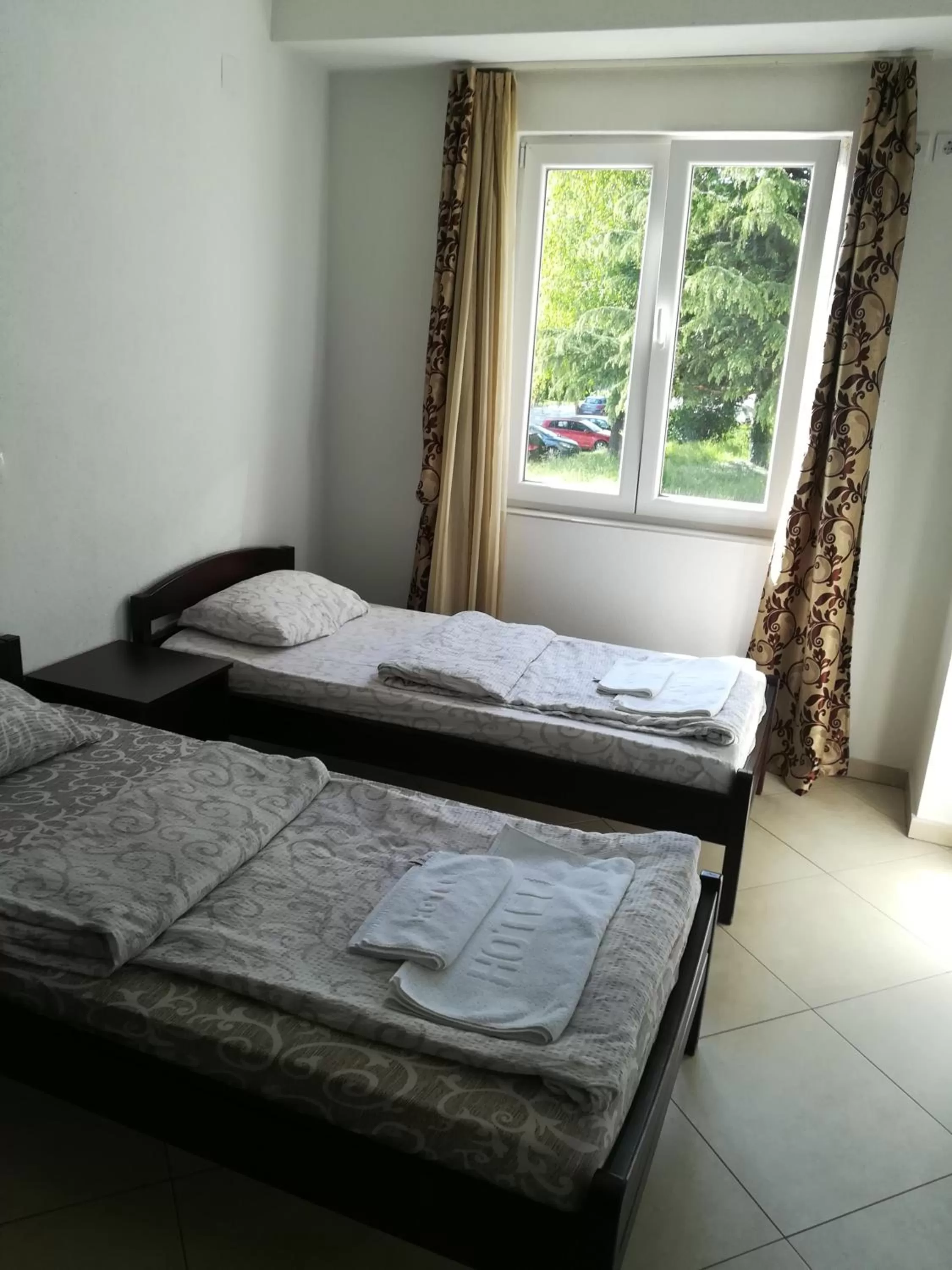 Street view, Bed in Art B