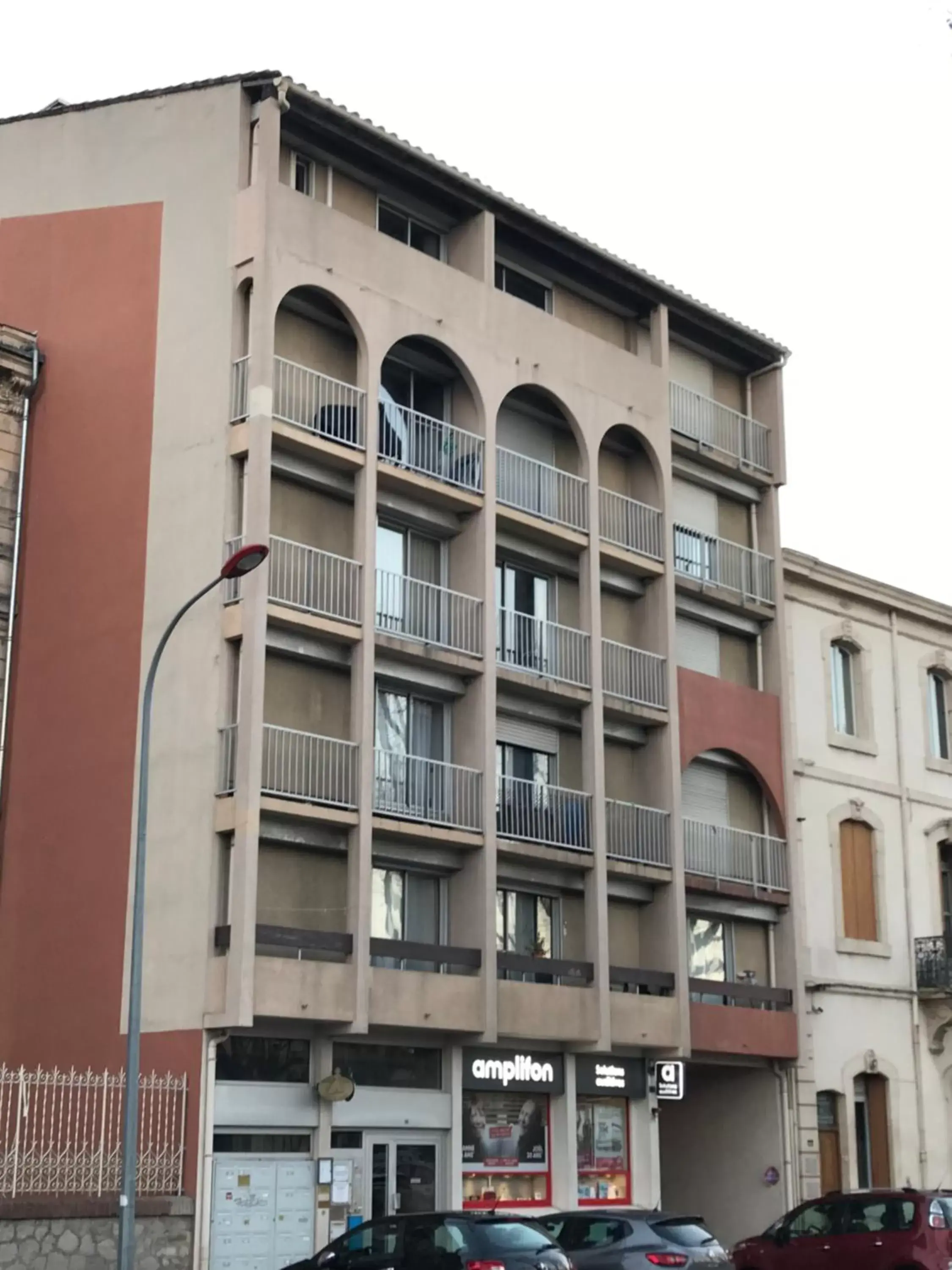 Property Building in LE MONICA
