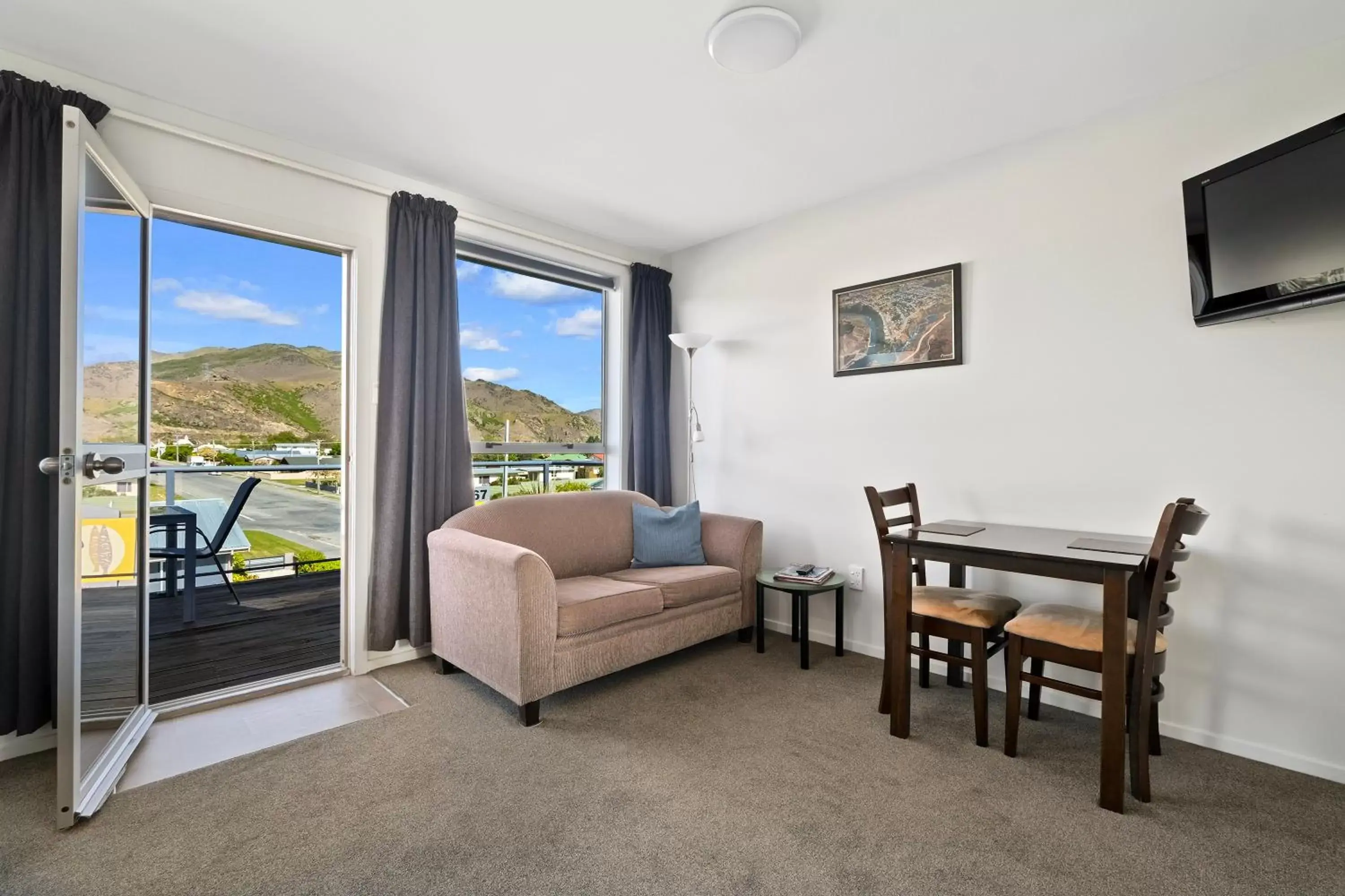 Seating Area in Central Gateway Motel