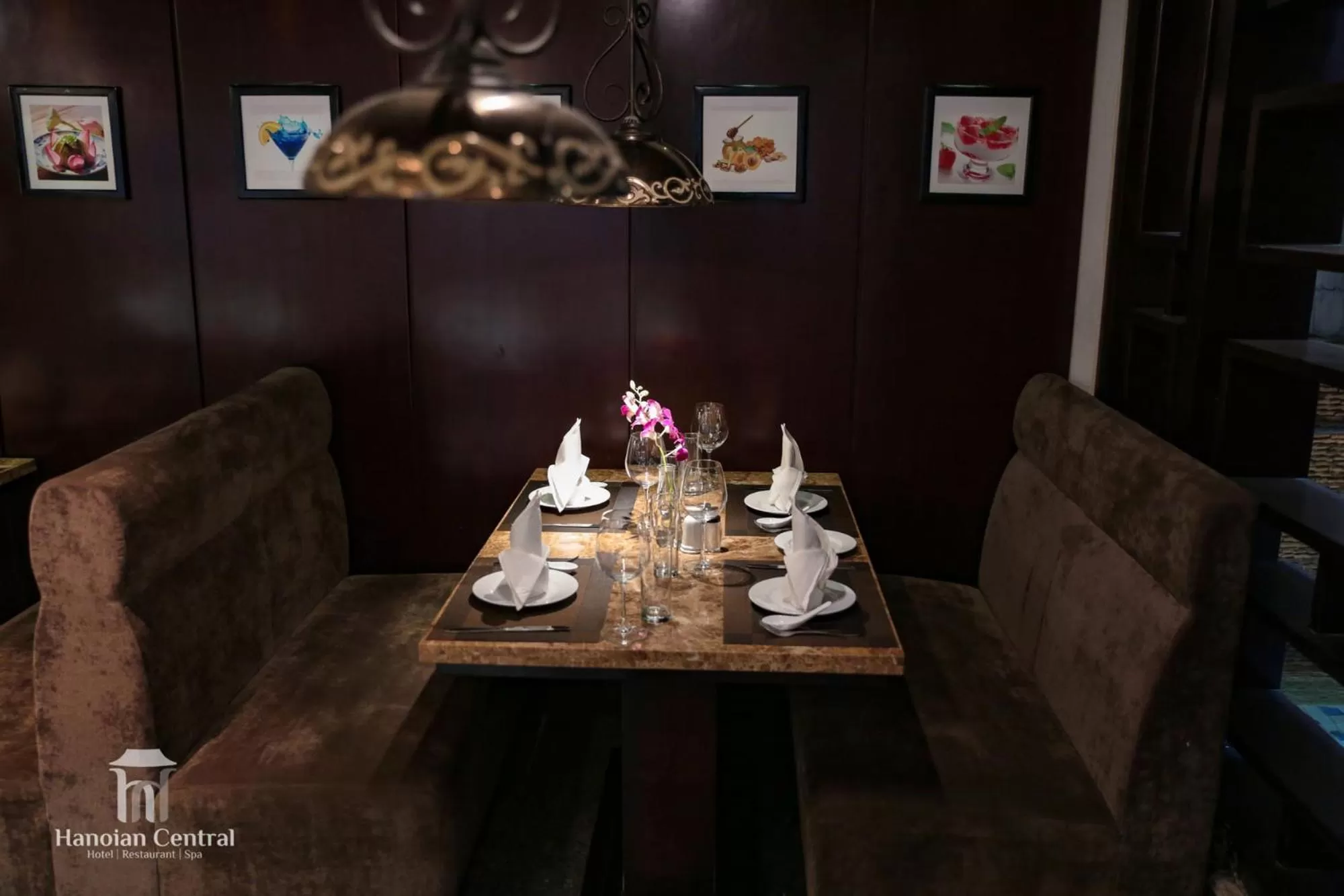 Restaurant/places to eat in Hanoian Central Hotel & Spa