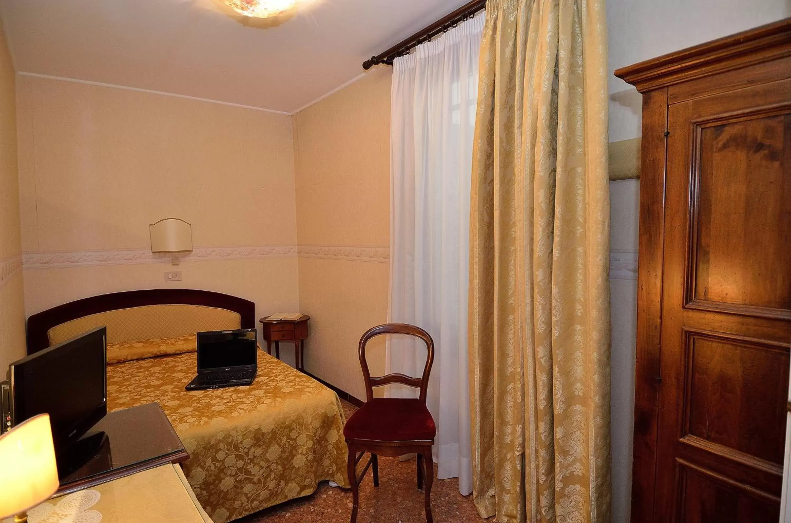 Single Room in Hotel Da Bruno