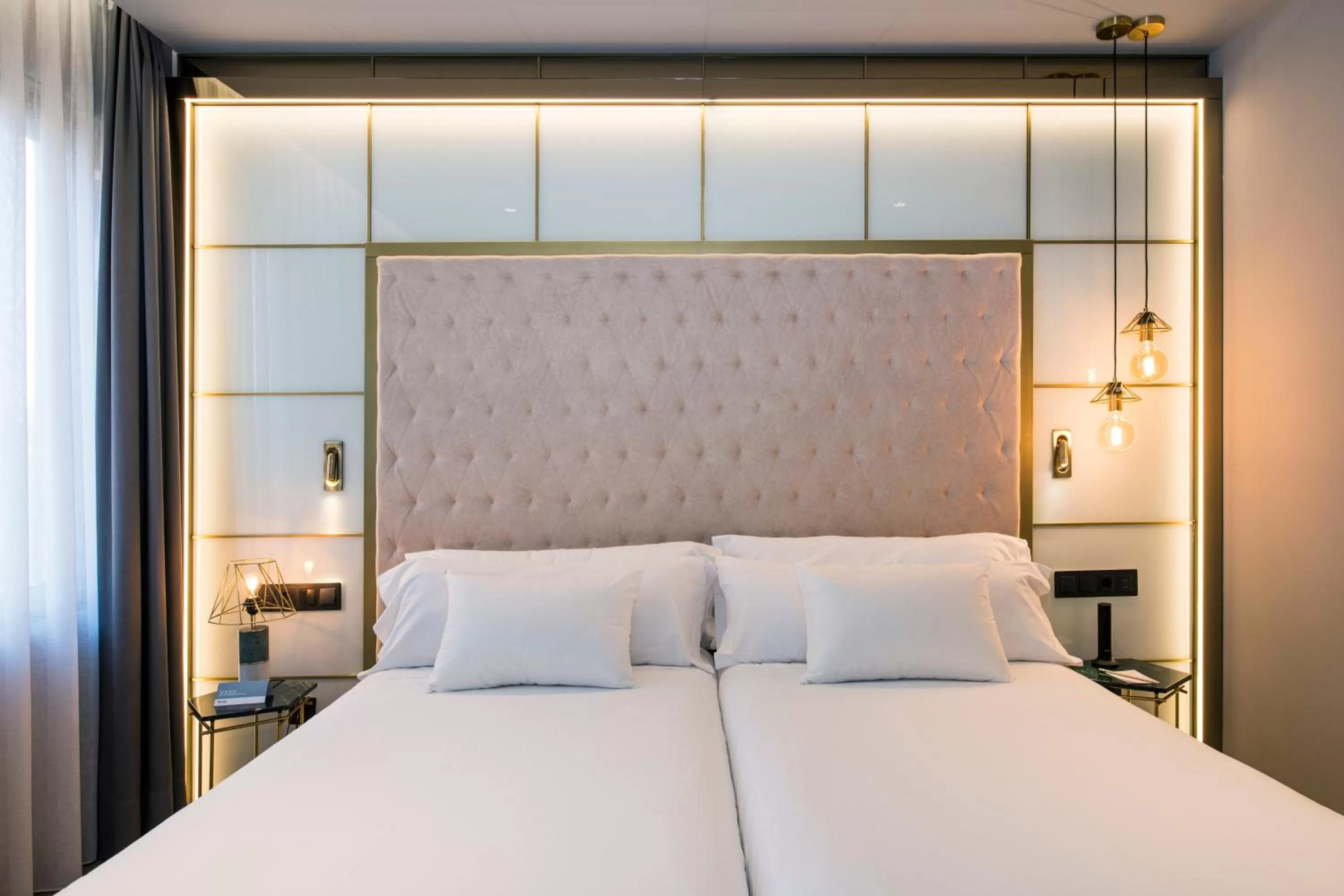 Photo of the whole room, Bed in Barceló Ourense