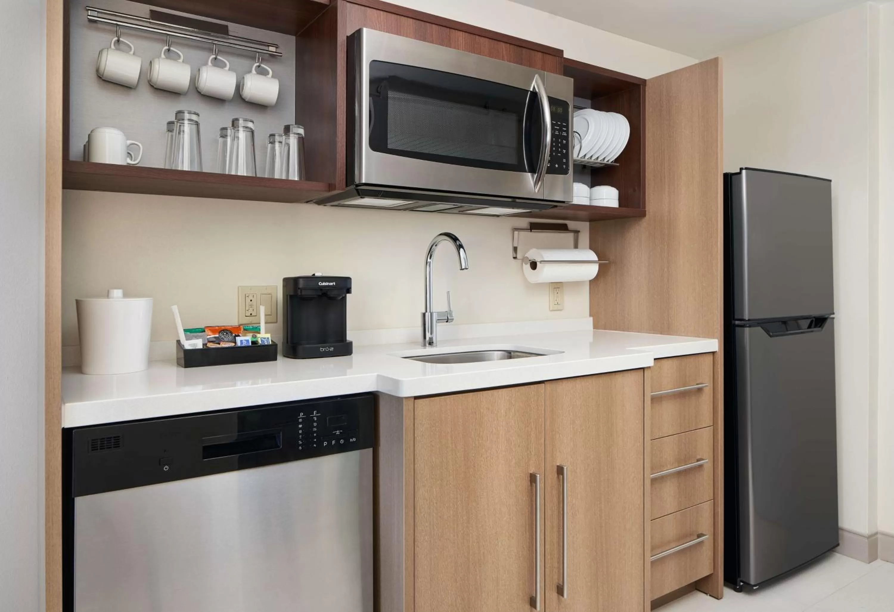 Kitchen or kitchenette in Home2 Suites By Hilton Palm Bay I 95