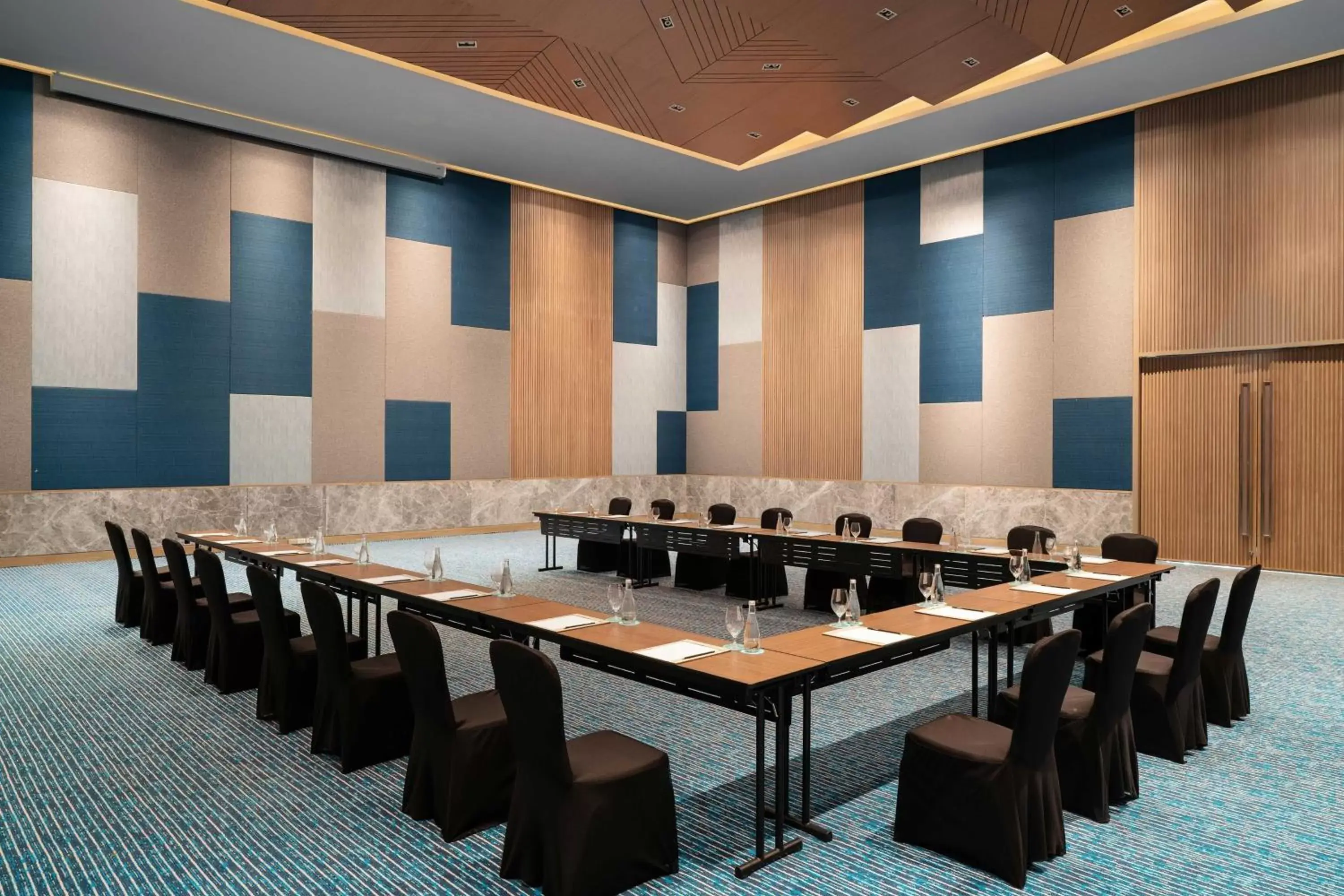 Meeting/conference room in Le Meridien Khao Lak Resort & Spa