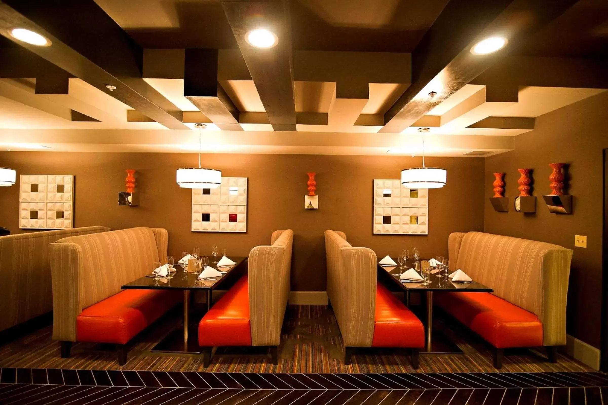 Restaurant/Places to Eat in DoubleTree by Hilton Huntsville-South