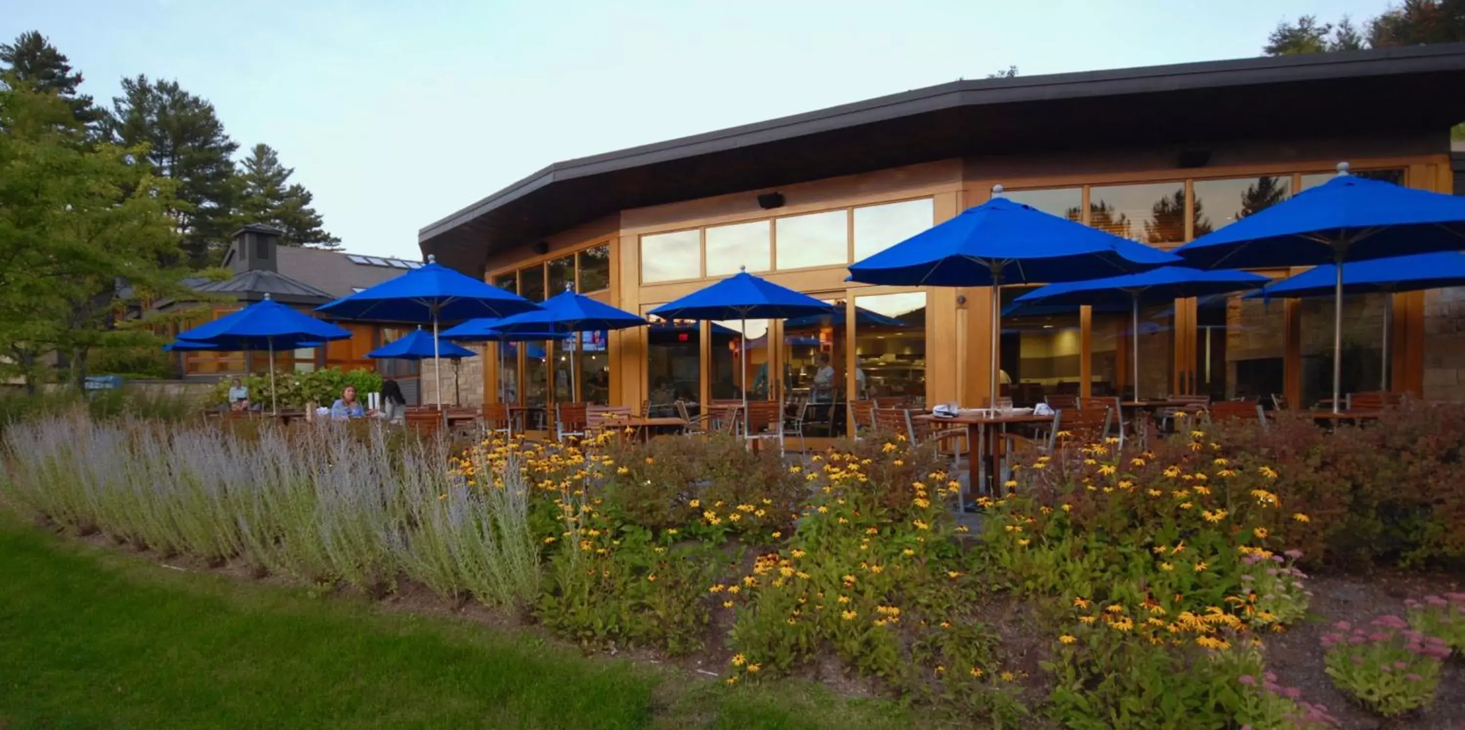 Restaurant/places to eat in Topnotch Resort Restaurant/places to eat in Topnotch Resort