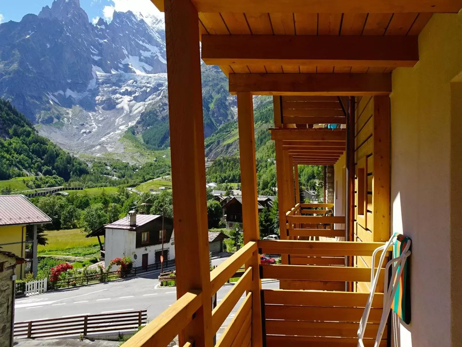 Balcony/Terrace, Mountain View in Hotel Aigle