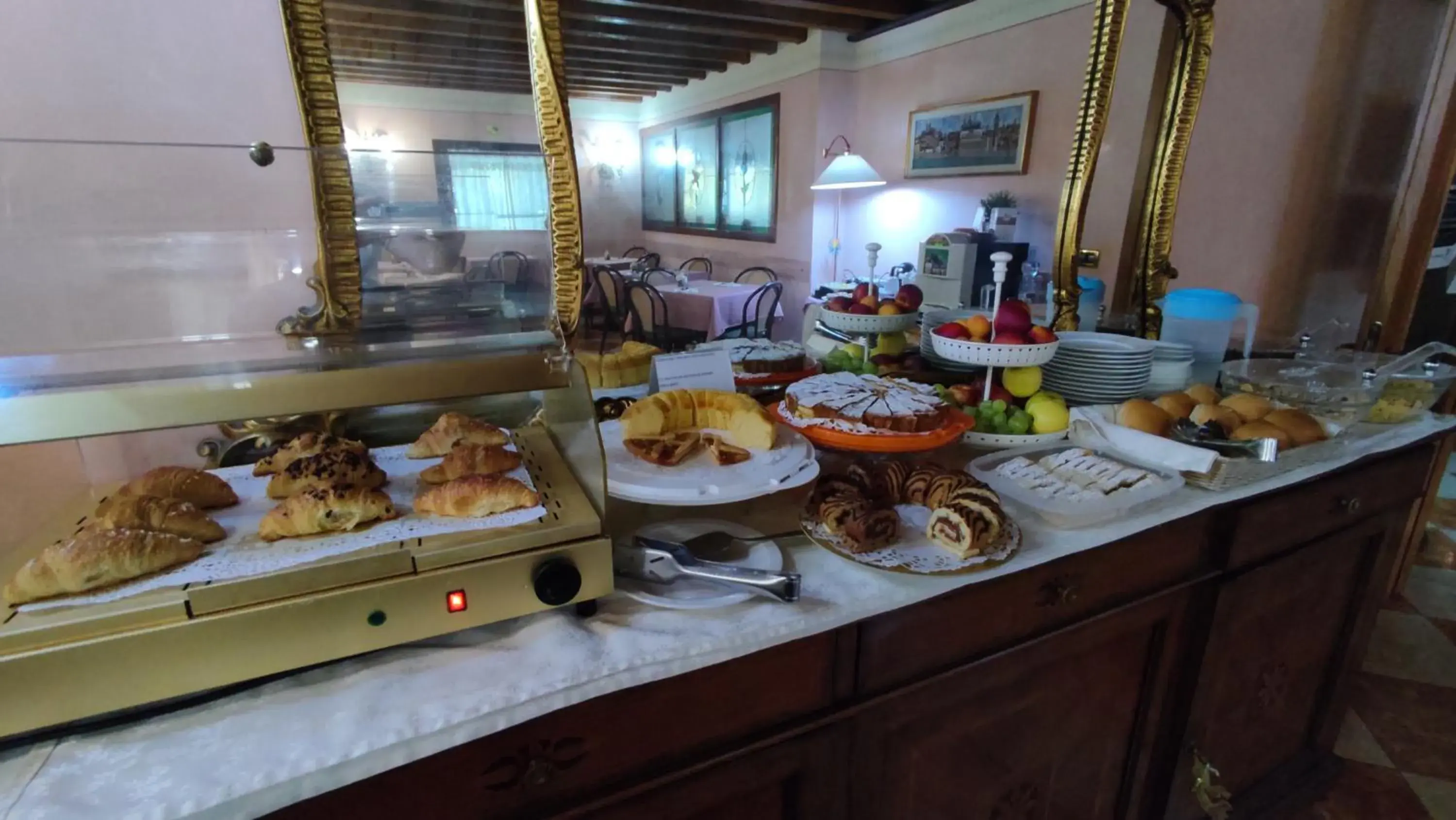 Breakfast in Hotel Antico Moro Breakfast in Hotel Antico Moro