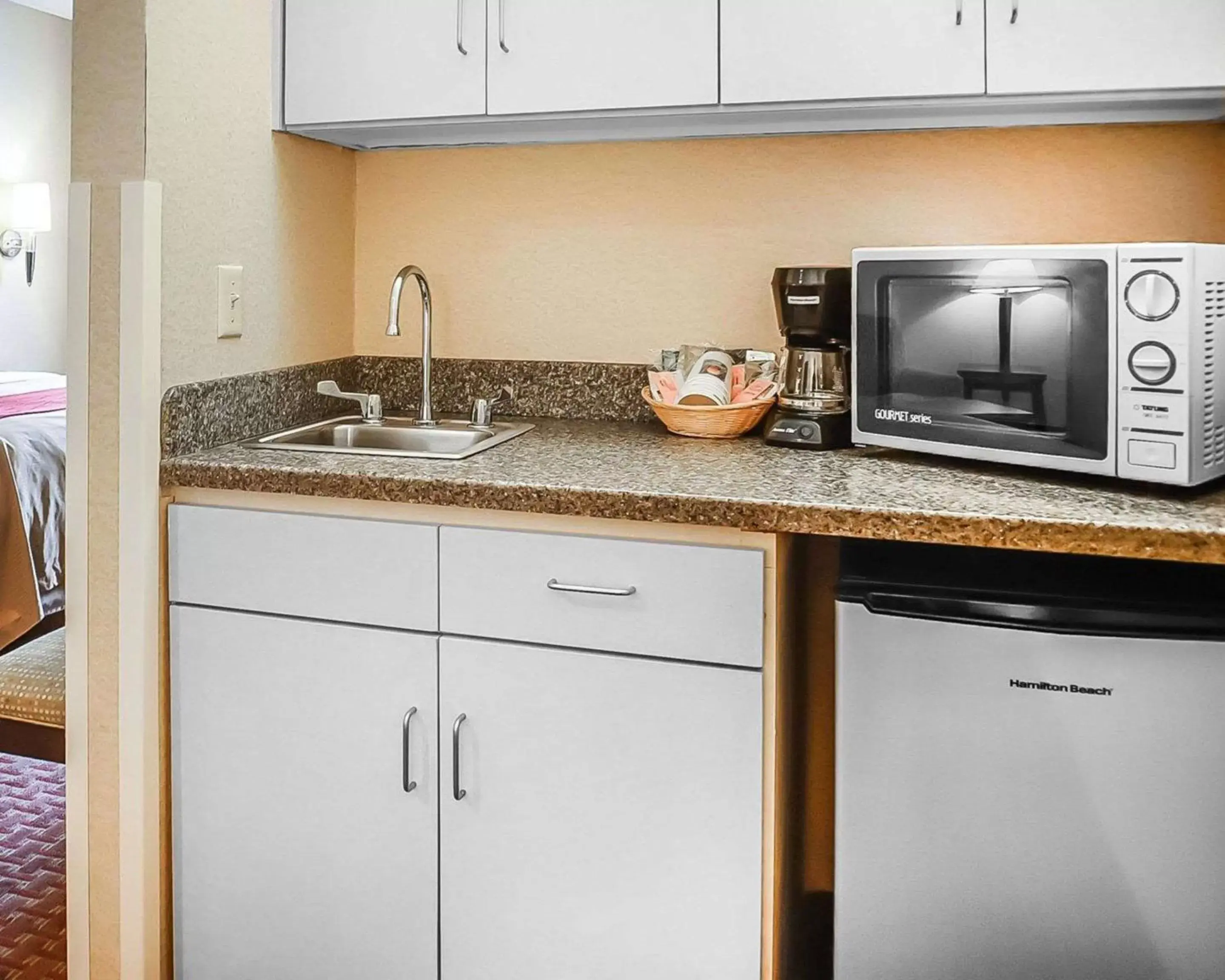 Photo of the whole room, Kitchen/Kitchenette in Quality Inn & Suites Roswell