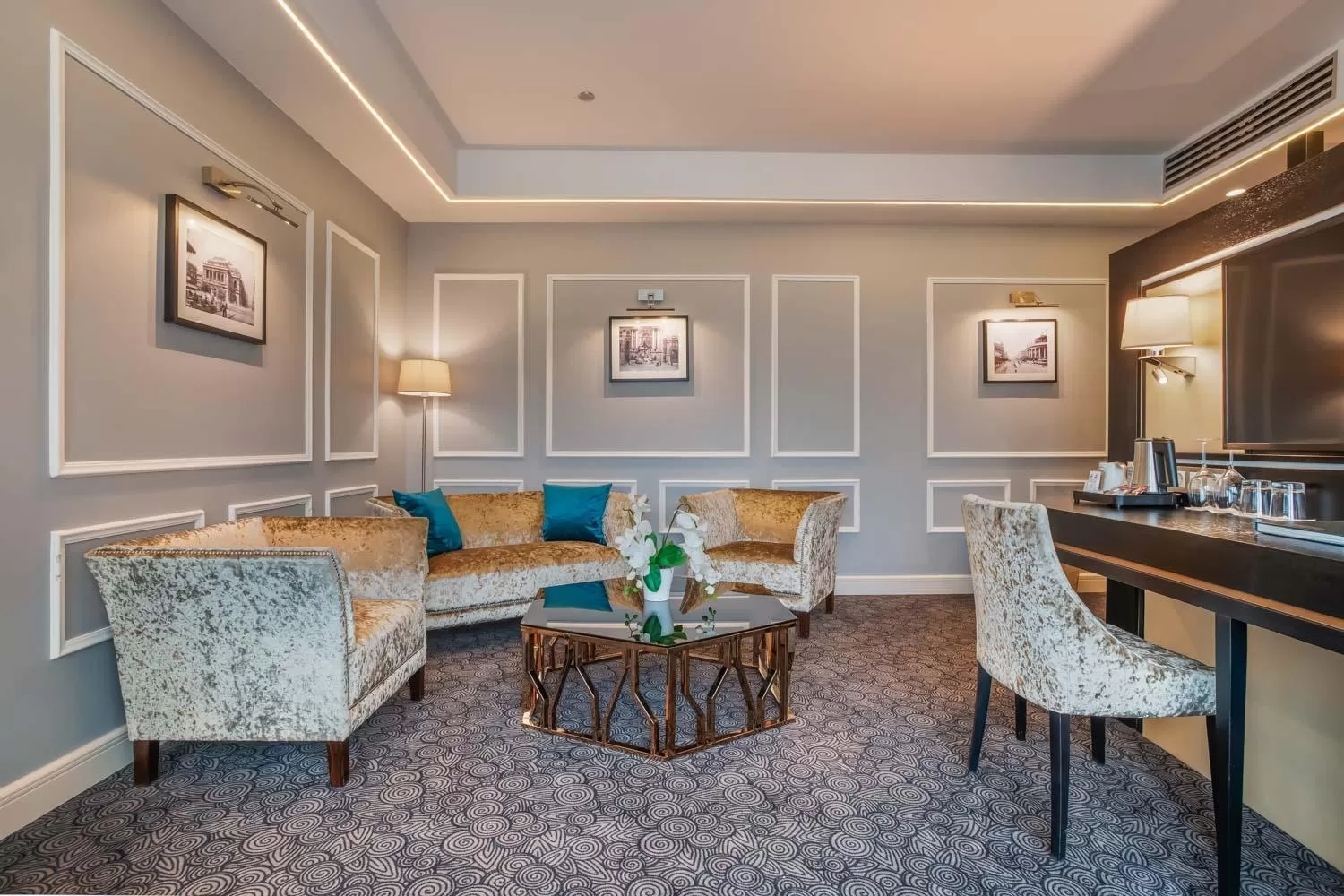 Living room in Eurostars Danube Budapest