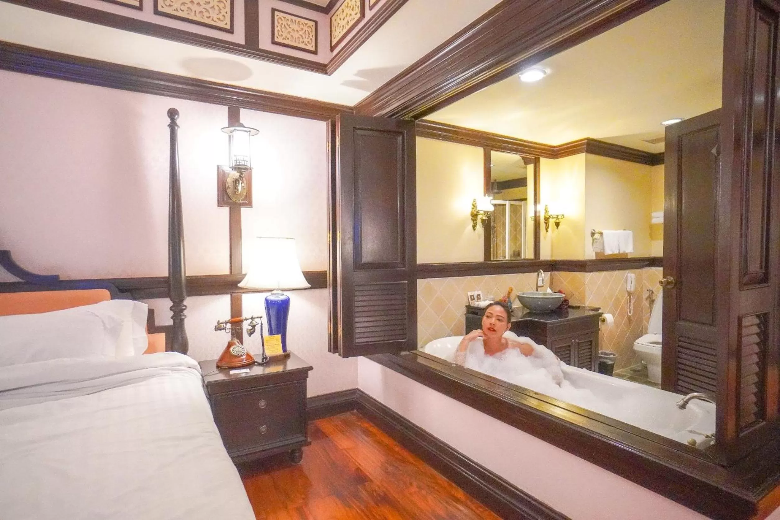 Bathroom, Bed in Wora Bura Hua Hin Resort & Spa