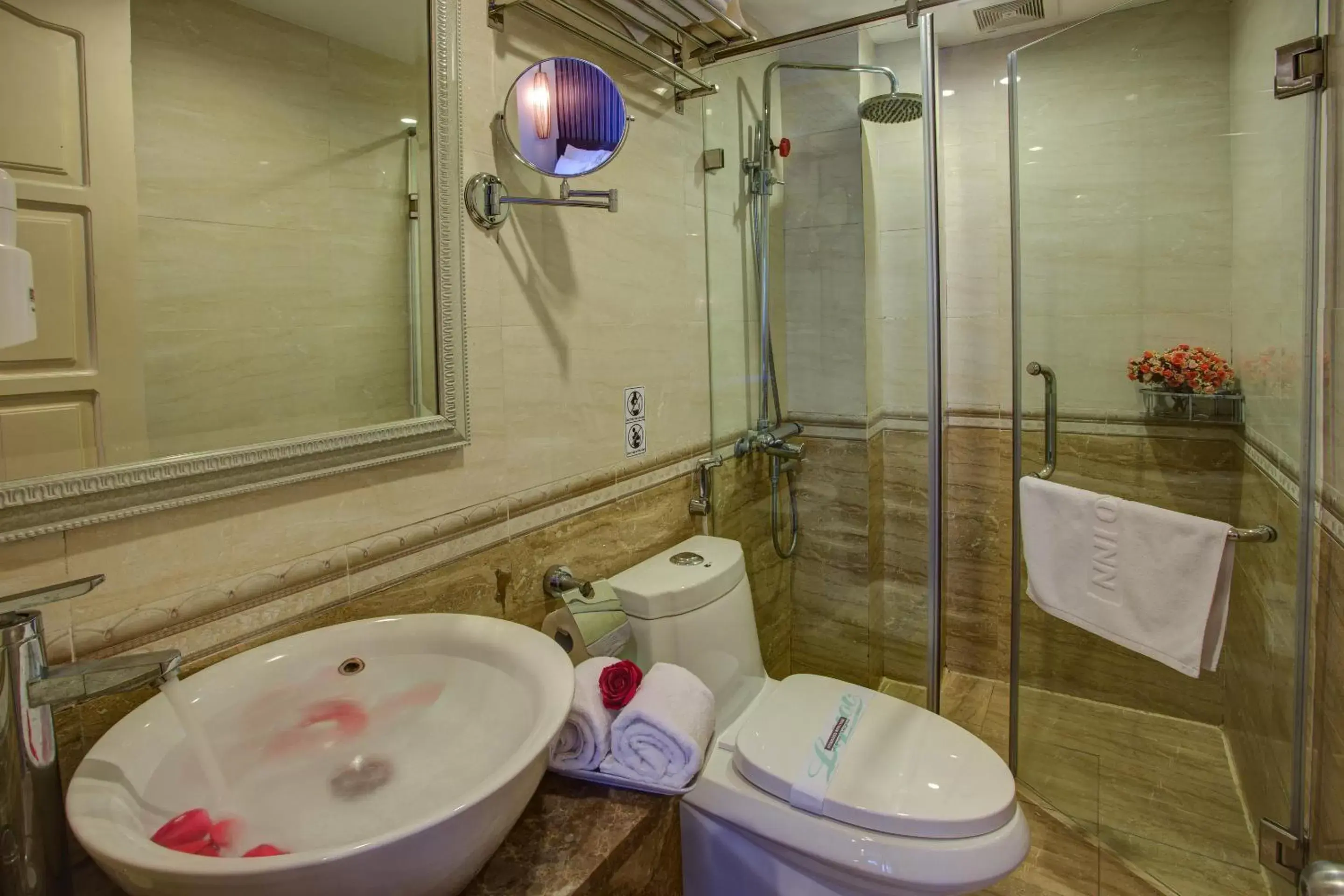 Bathroom in Golden Art Hotel Bathroom in Golden Art Hotel