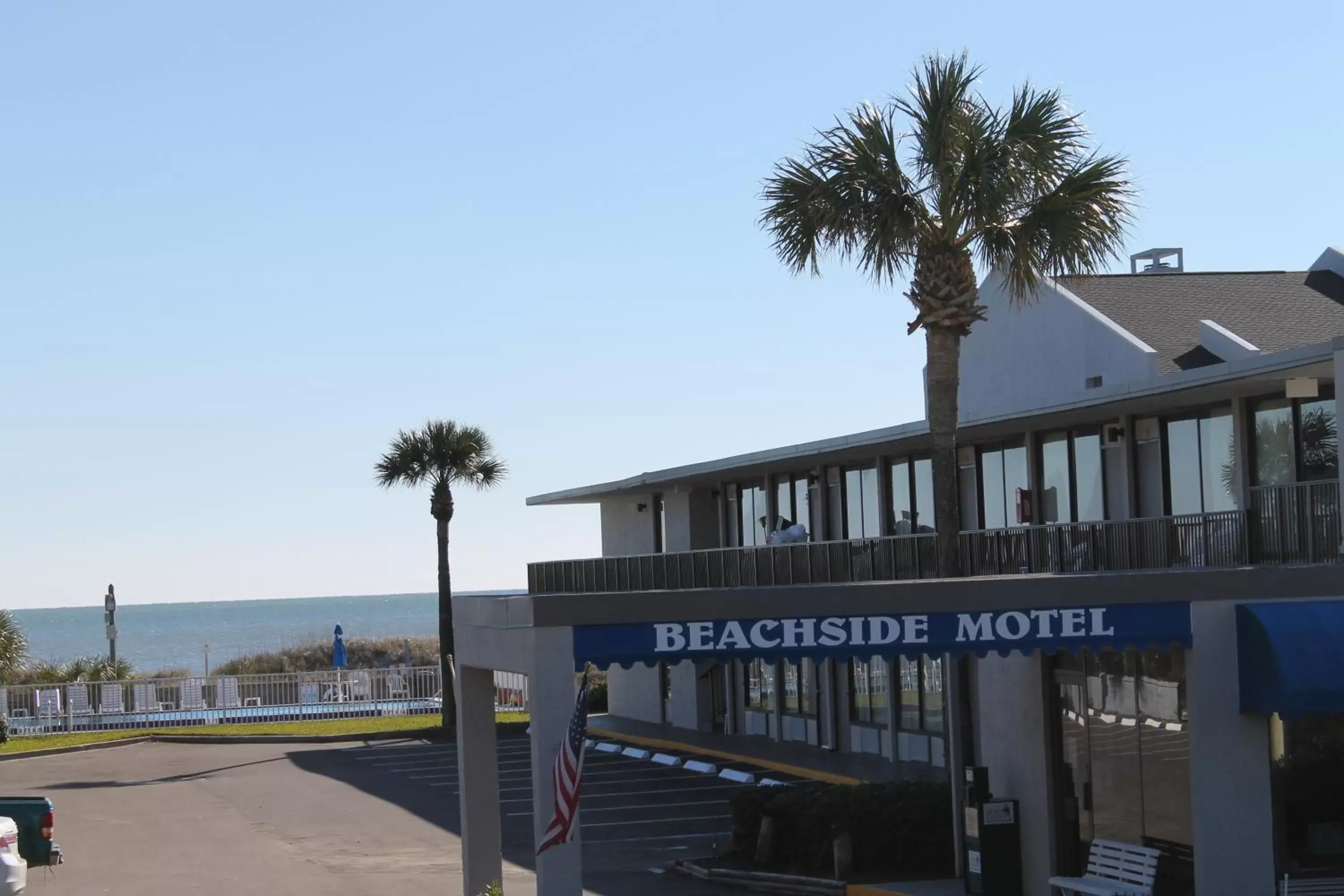 Facade/entrance, Property Building in Beachside Motel - Amelia Island