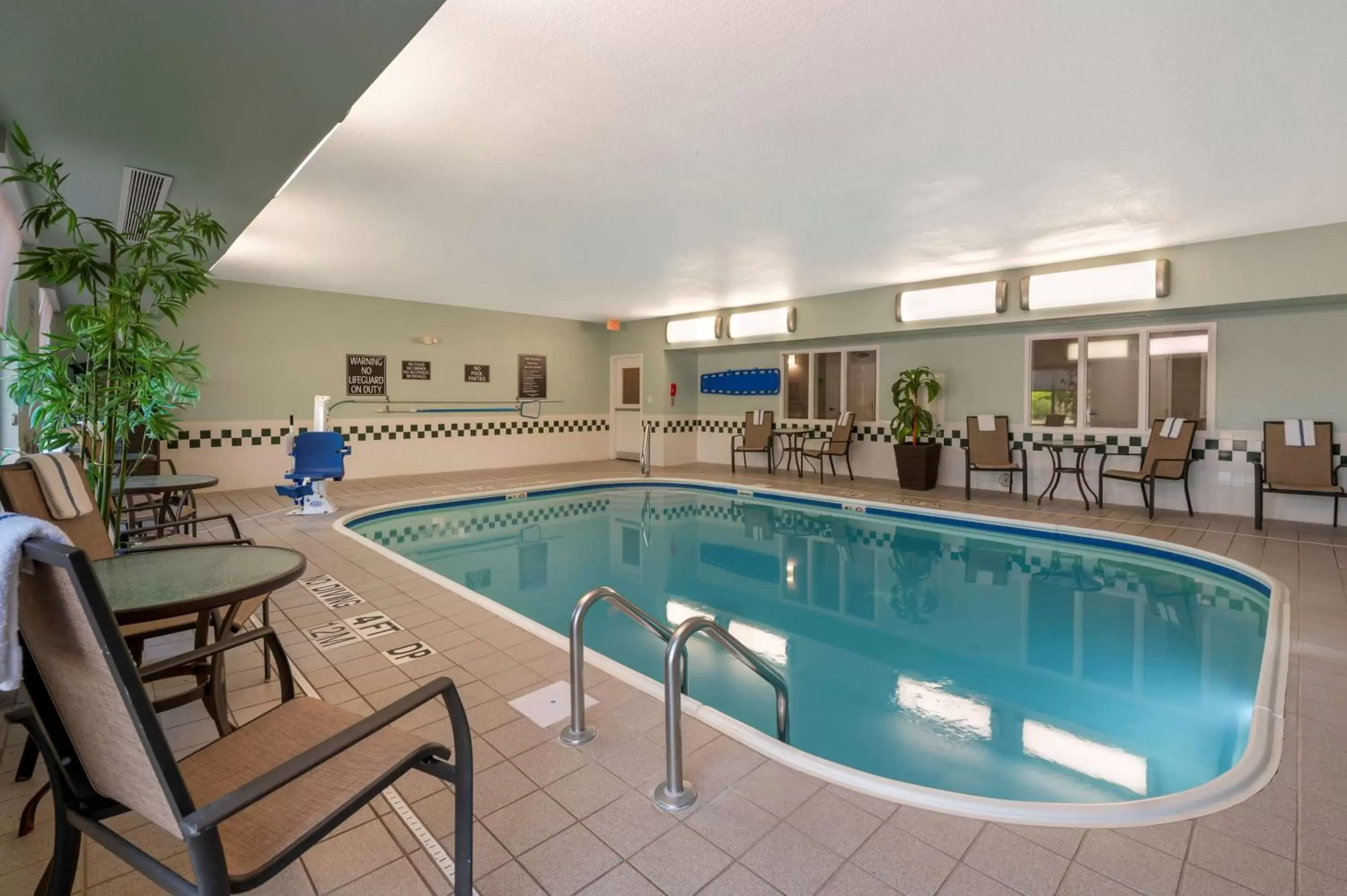 Pool view, Swimming Pool in Best Western Hilliard Inn & Suites