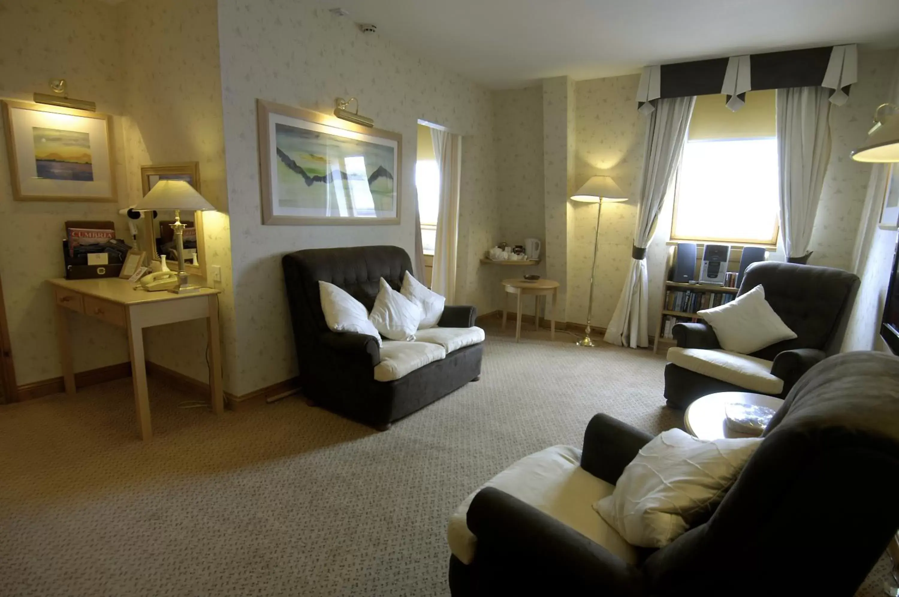 Seating Area in Washington Central Hotel and Sleepwell Inn