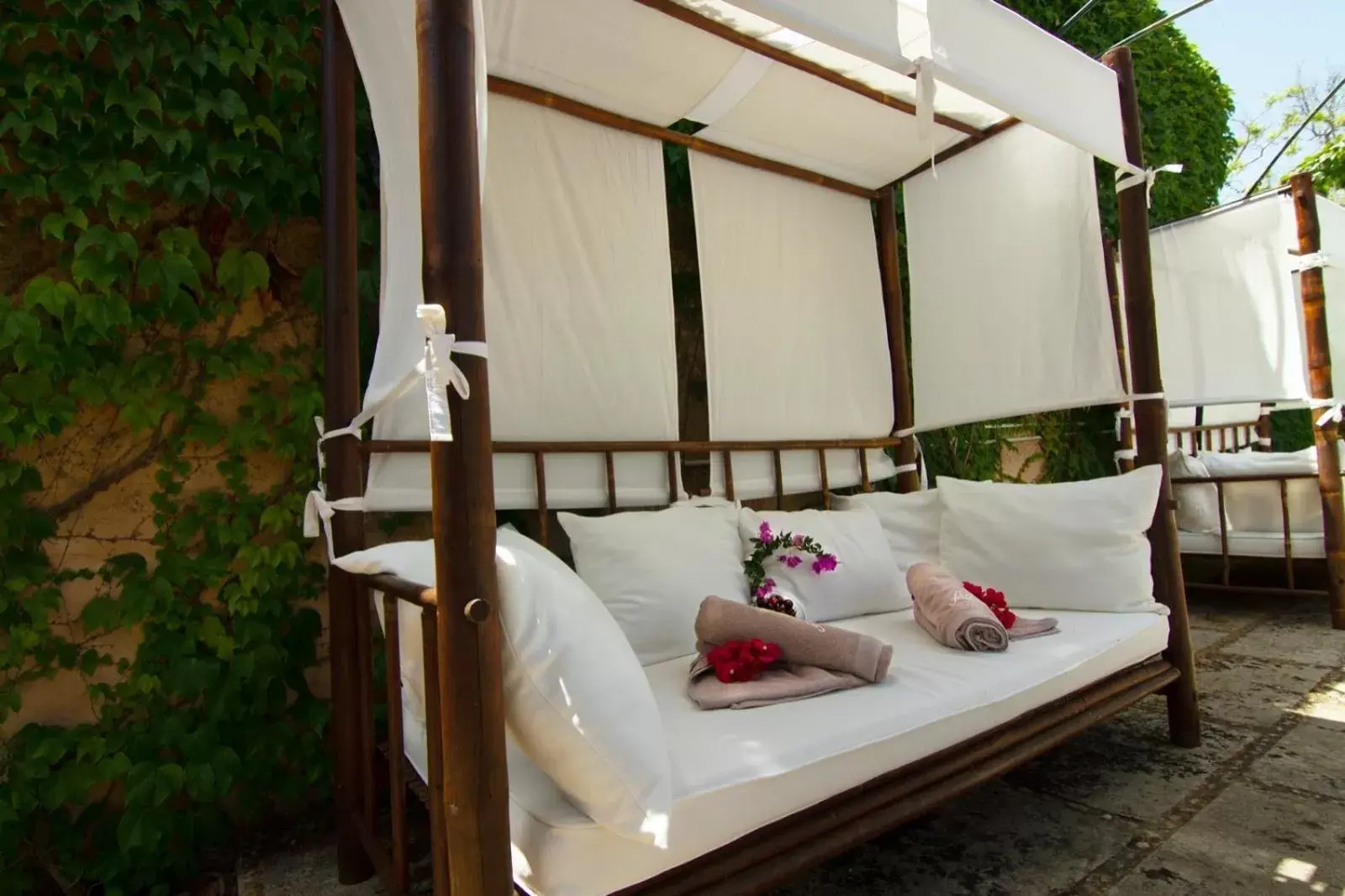 Garden, Bed in Aumallia Hotel & Spa