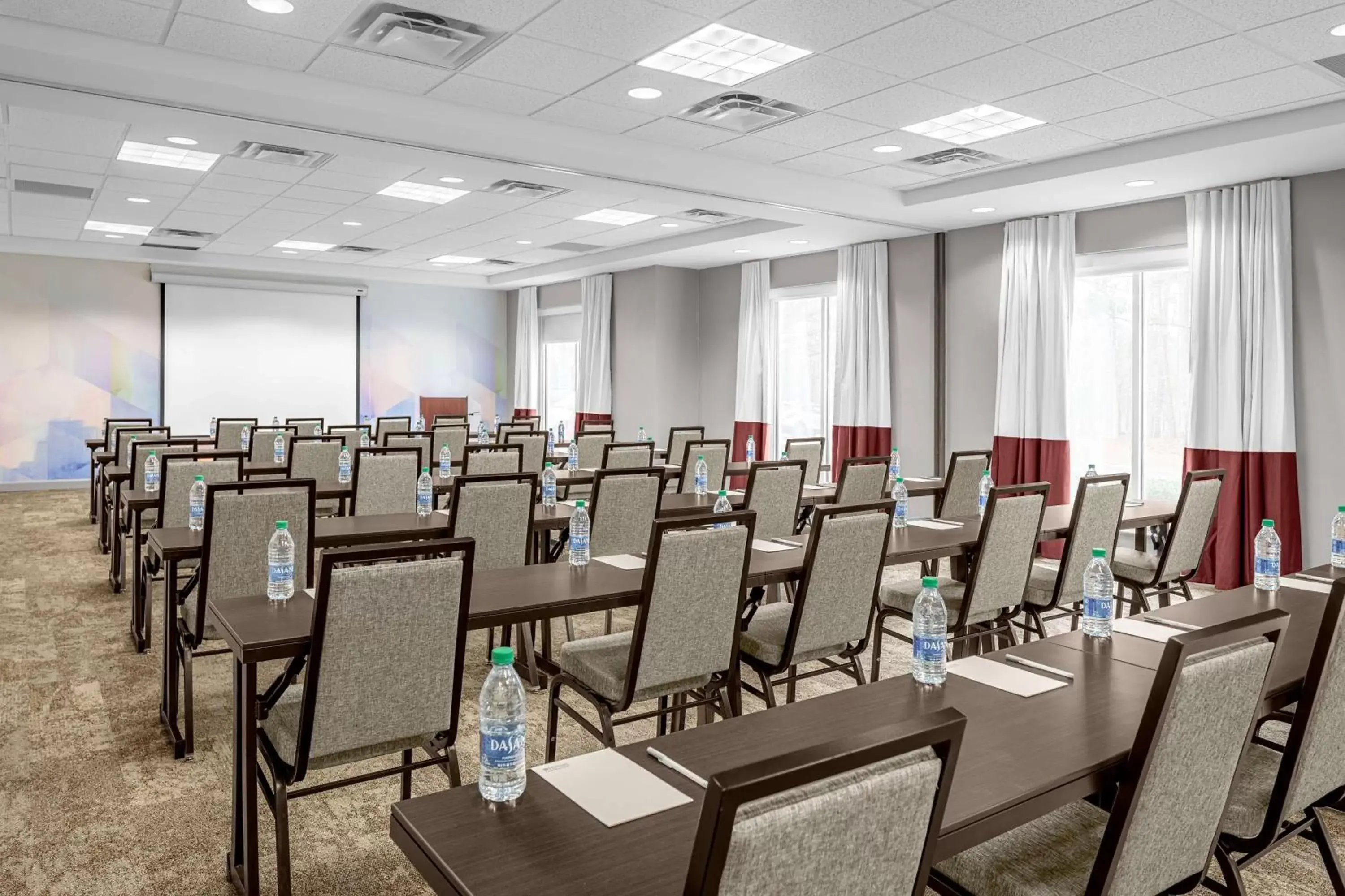 Meeting/conference room in Hilton Garden Inn Raleigh Durham Airport