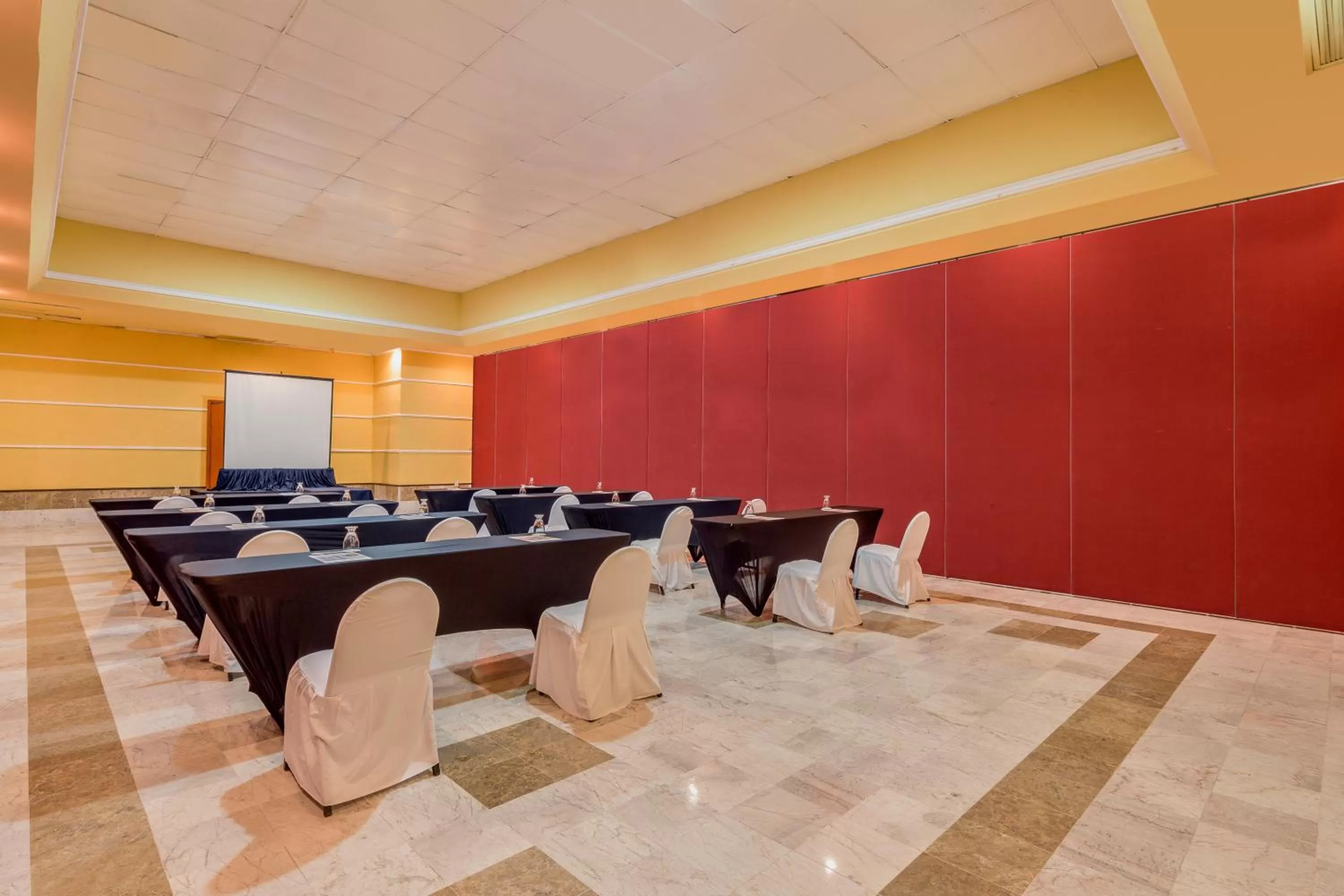 Meeting/conference room in Copacabana Beach Hotel Acapulco