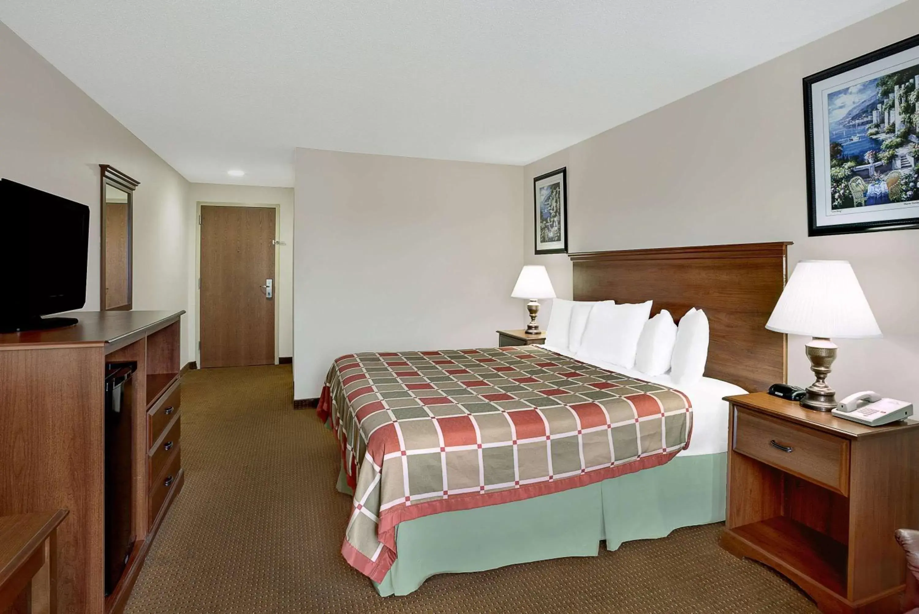 Photo of the whole room, Bed in Days Inn by Wyndham Greensboro NC