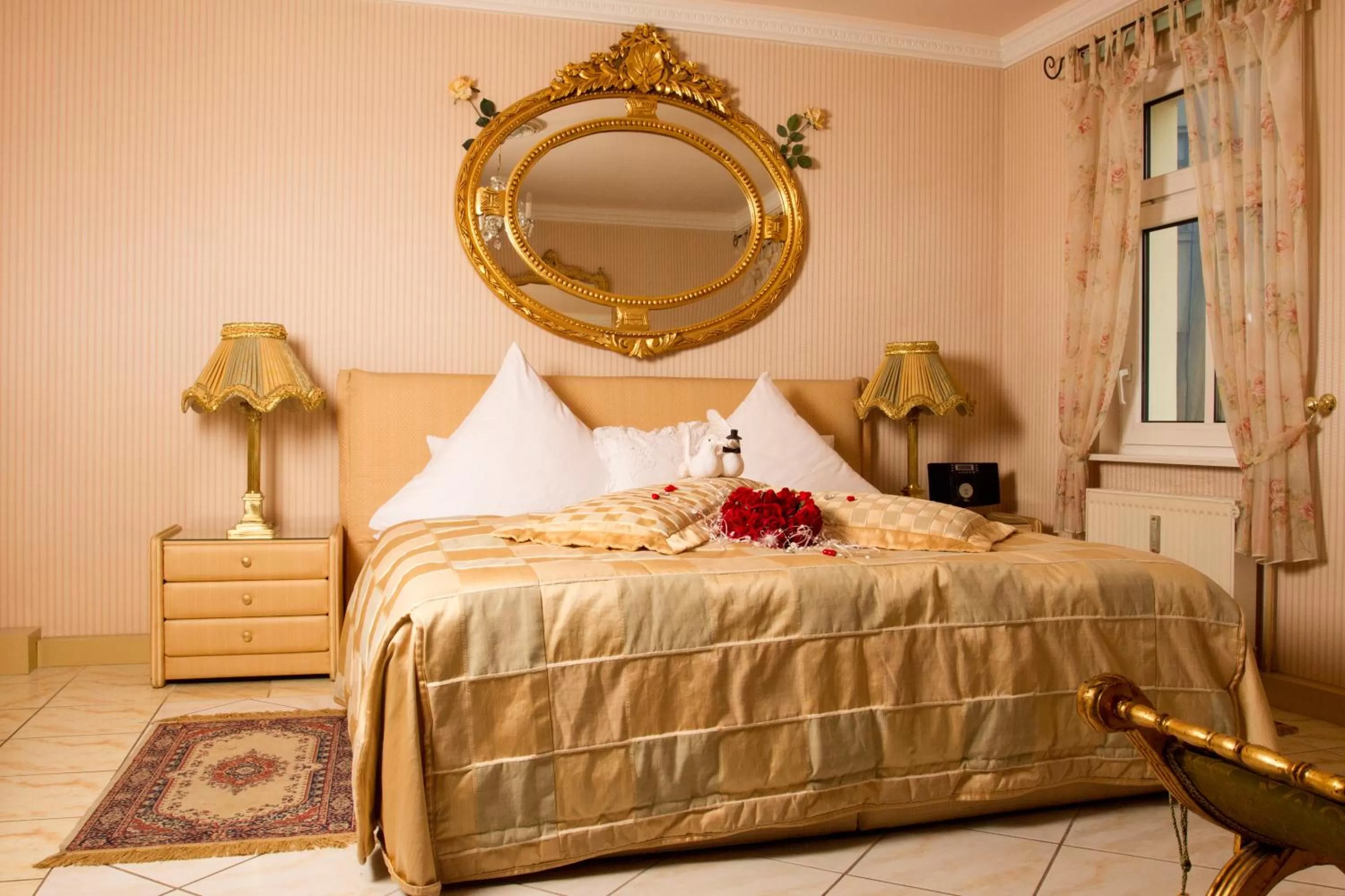 Photo of the whole room, Bed in Hotel Don Giovanni