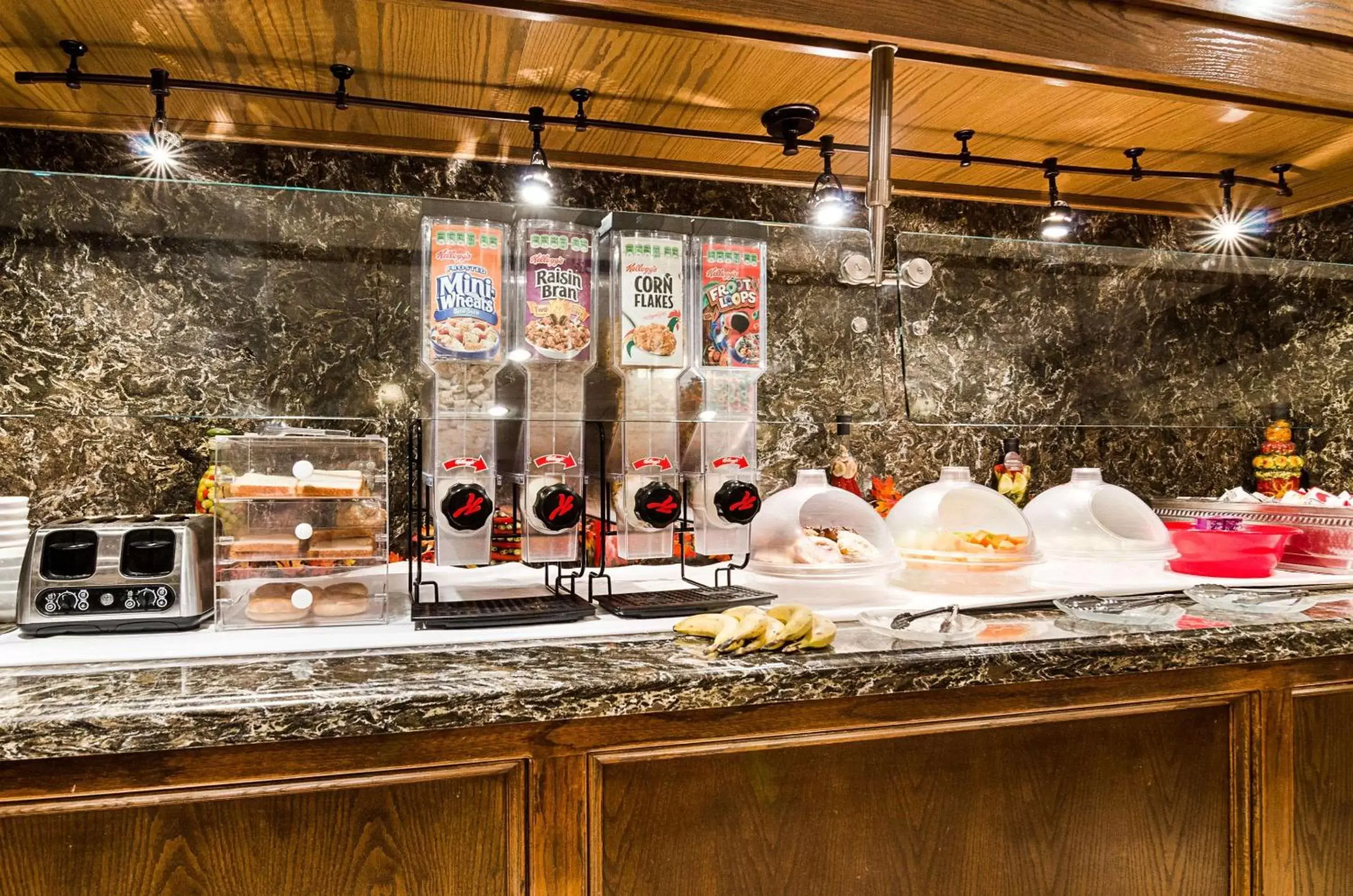 Restaurant/places to eat in Clarion Inn Garden City Restaurant/places to eat in Clarion Inn Garden City