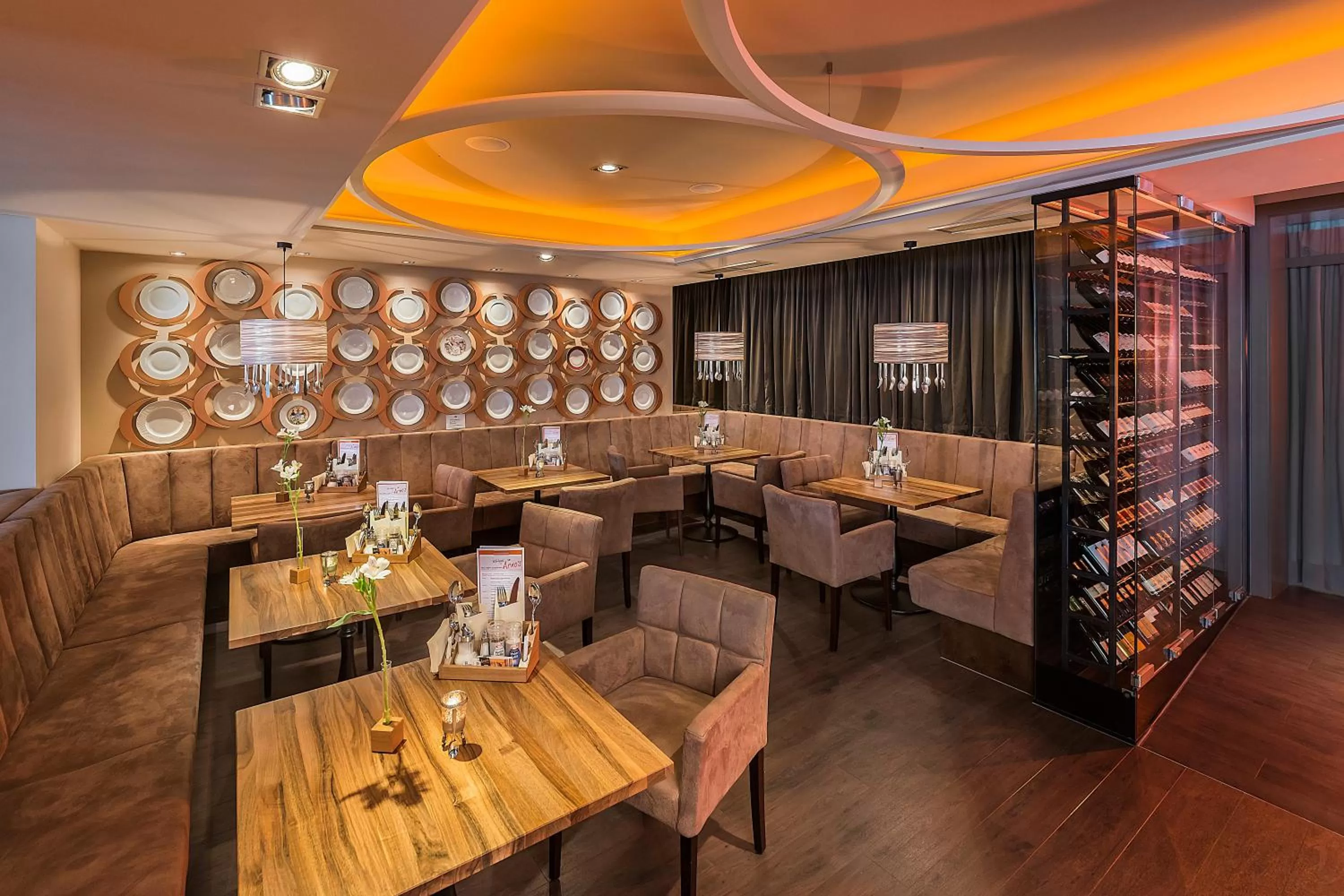 Restaurant/places to eat in Hotel Alekto