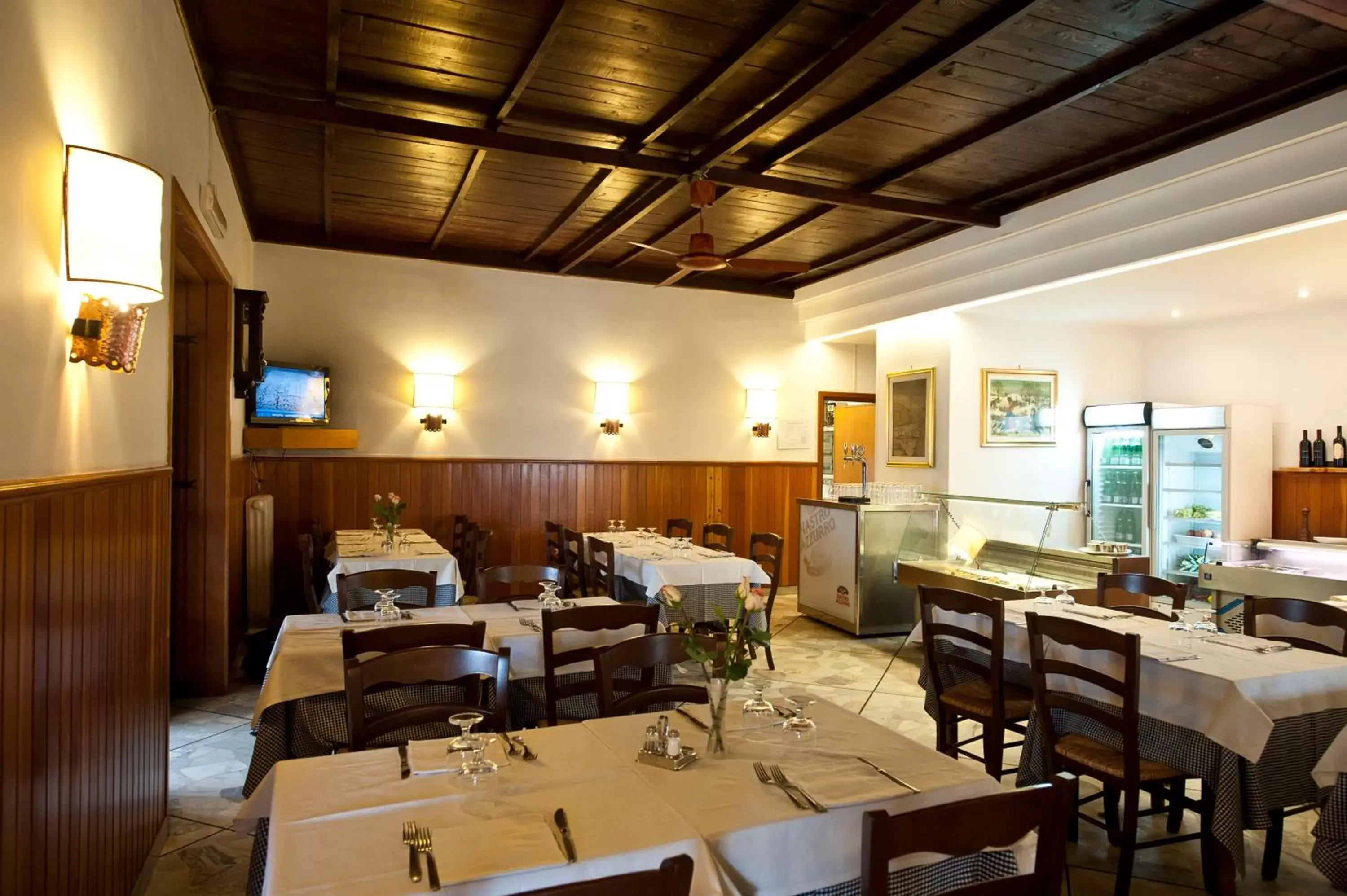 Restaurant/Places to Eat in Hotel 4 Pini