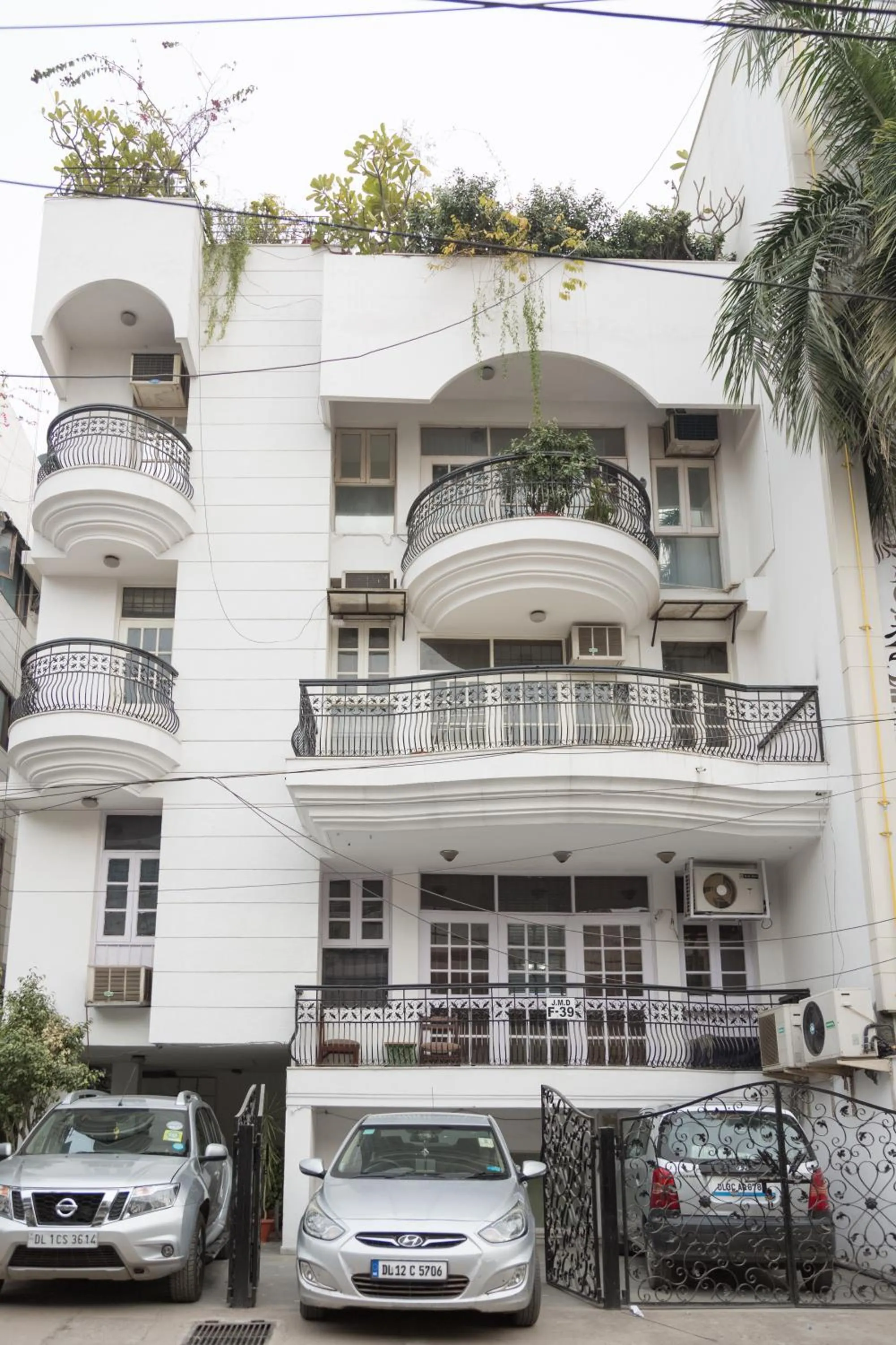 Property building in Under My Roof Green Park